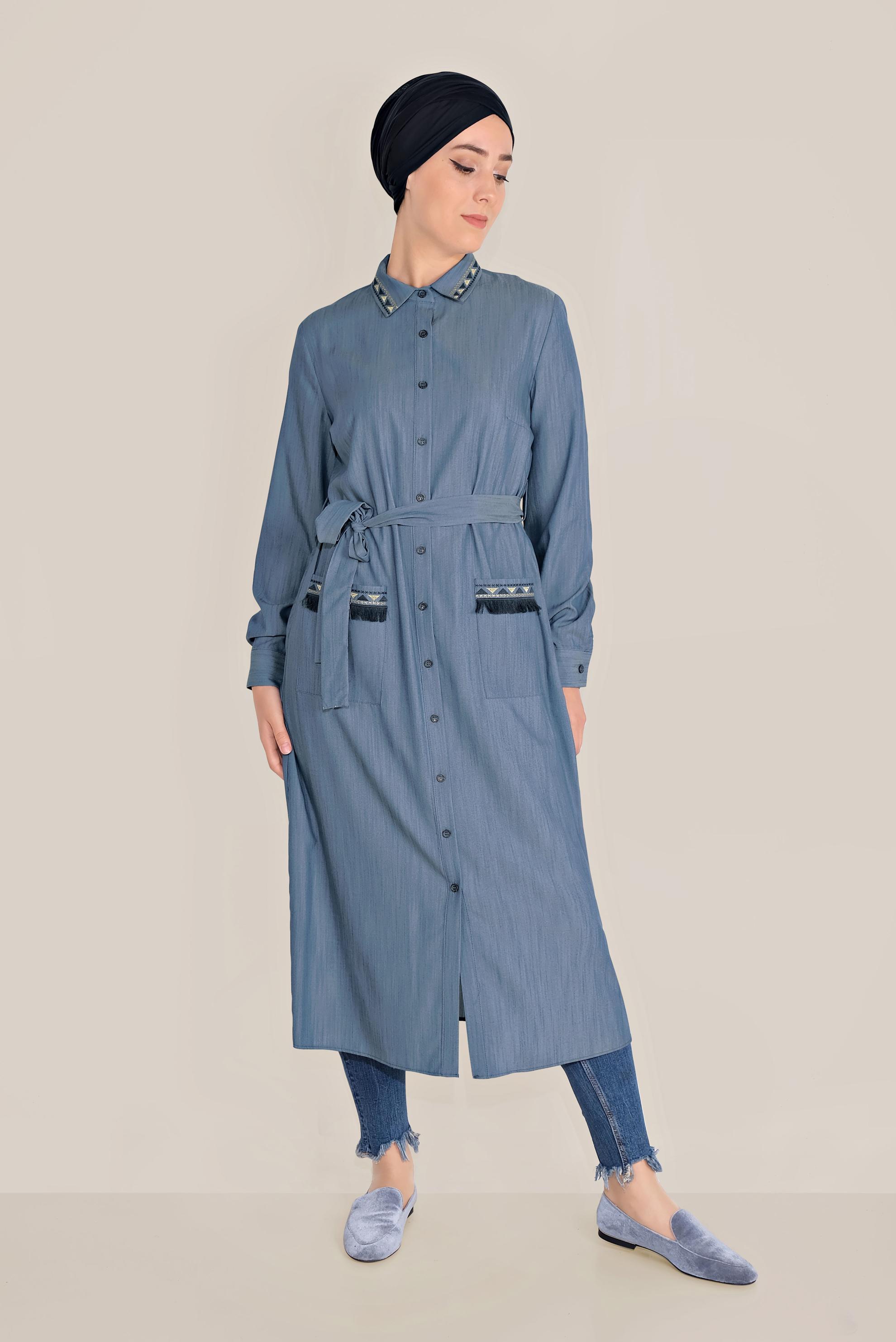 Tesettür giyim LACİVERT NAKIŞLI PÜSKÜL DETAYLI TUNİK 40767 