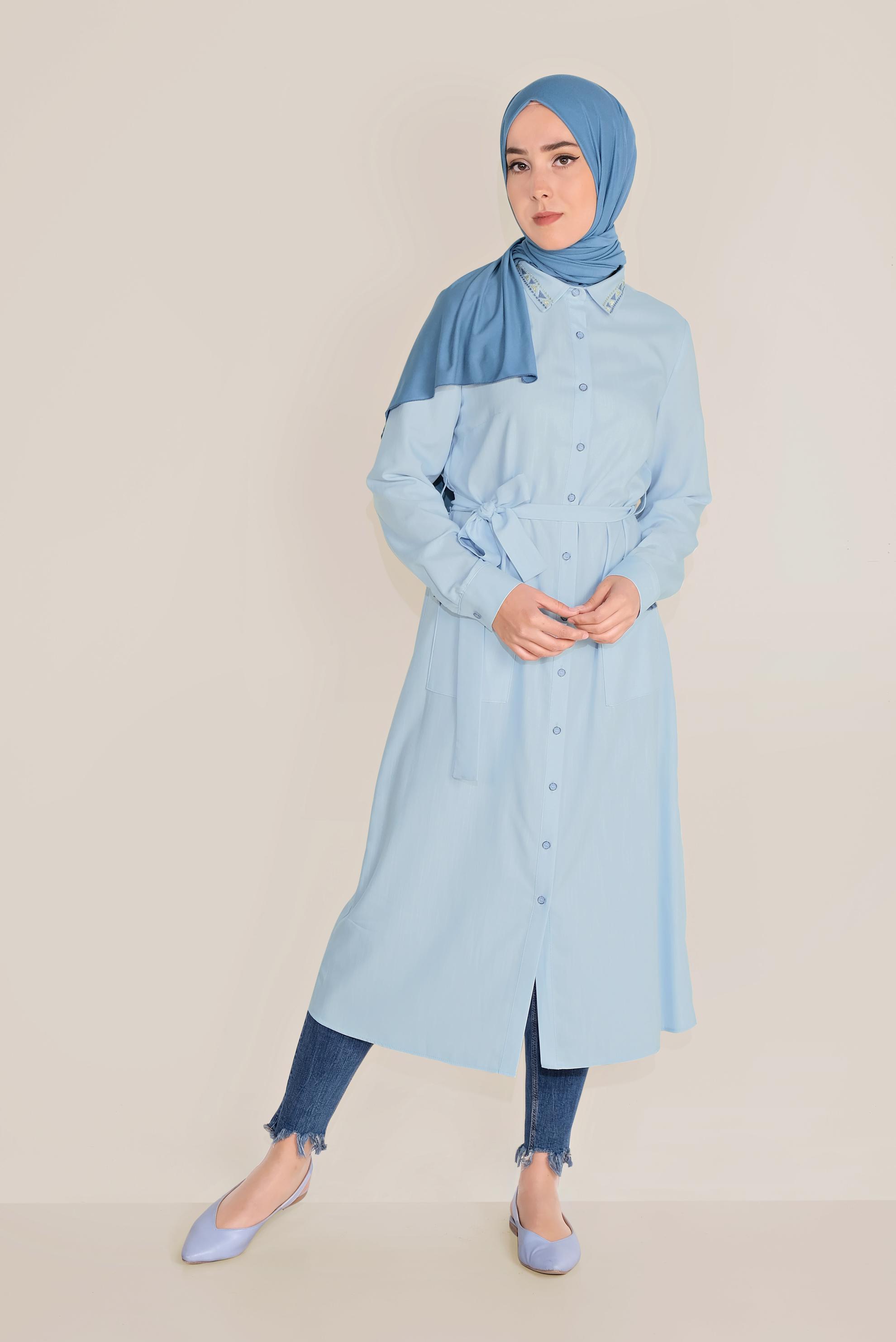 Tesettür giyim MAVİ NAKIŞLI PÜSKÜL DETAYLI TUNİK 40767 