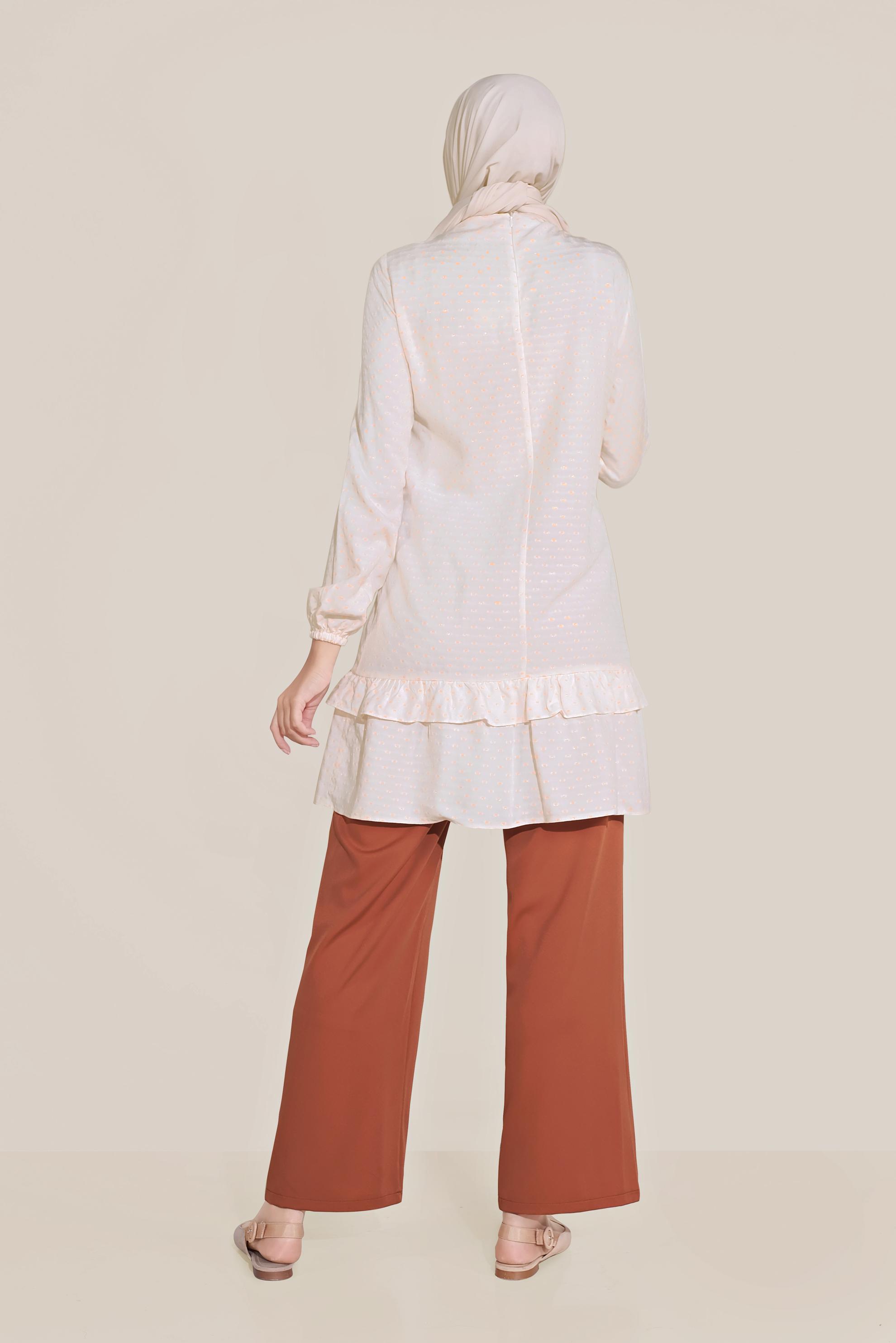 Tesettür giyim BEYAZ FIRFIR DETAYLI BİLEKTEN LASTİKLİ TUNİK 40822