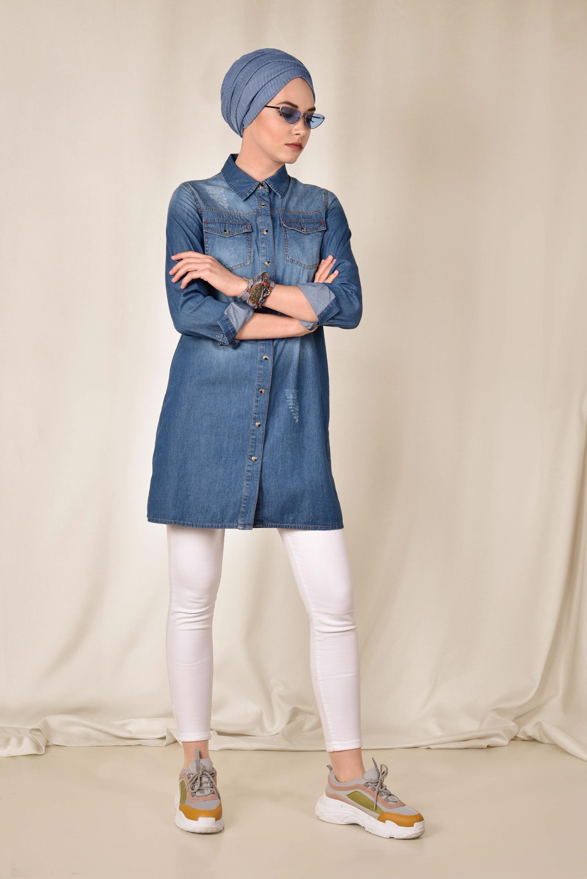 Tesettür giyim MAVİ PAMUKLU ÖNDEN ÇITÇITLI DENİM TUNİK 4099