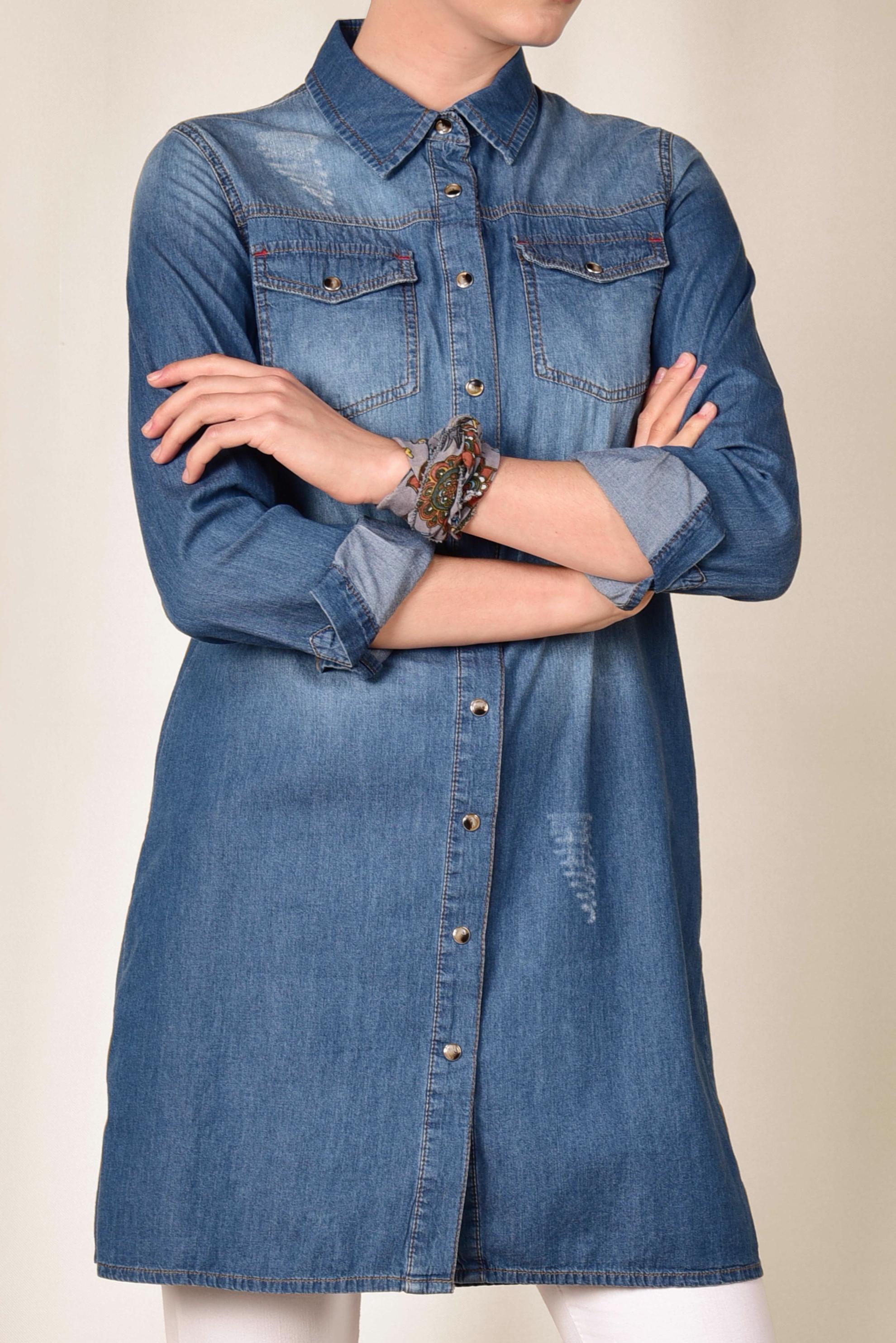 Tesettür giyim MAVİ PAMUKLU ÖNDEN ÇITÇITLI DENİM TUNİK 4099