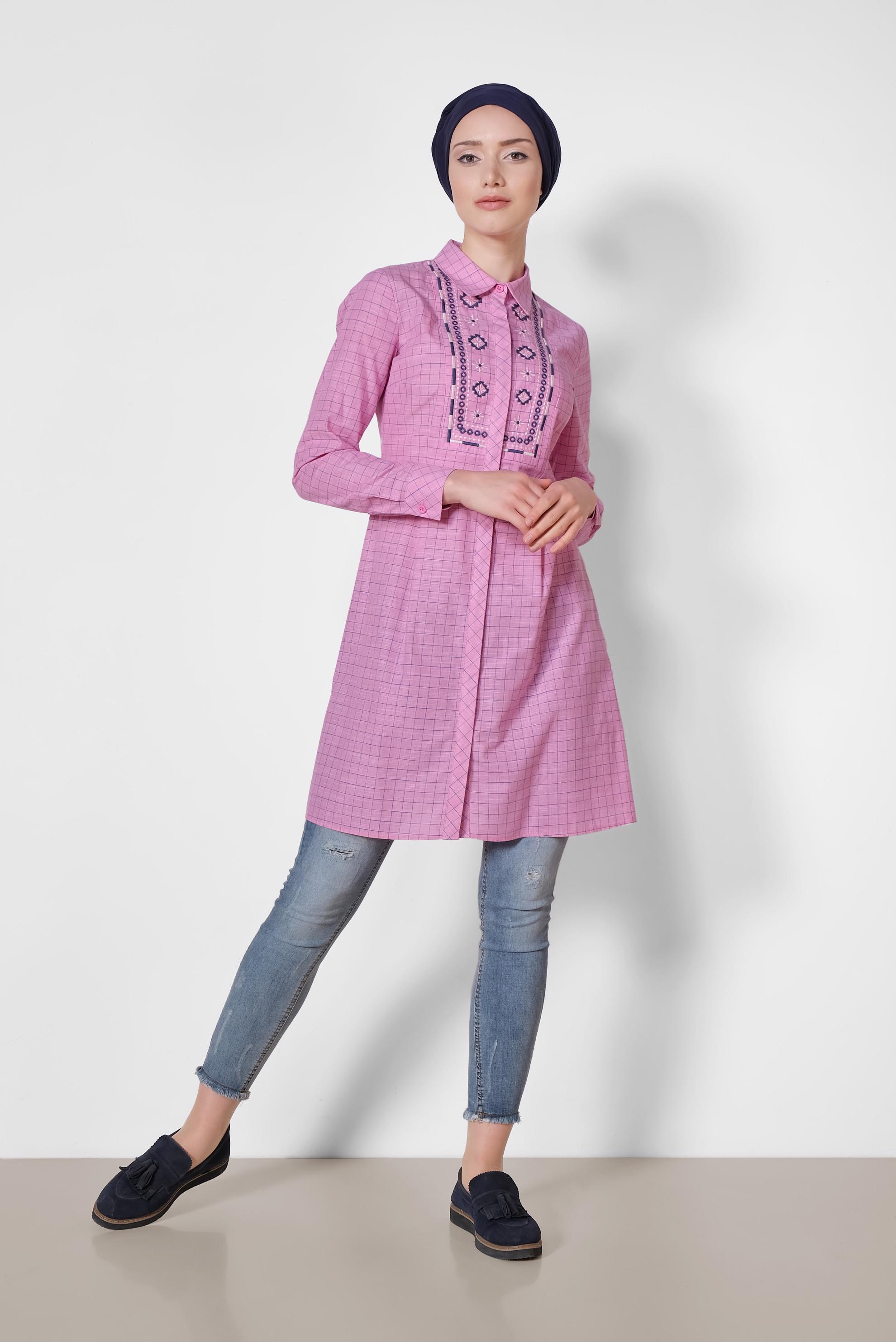 Tesettür giyim PEMBE KARE DESENLİ NAKIŞ İŞLEMELİ PAMUKLU TUNİK 4150