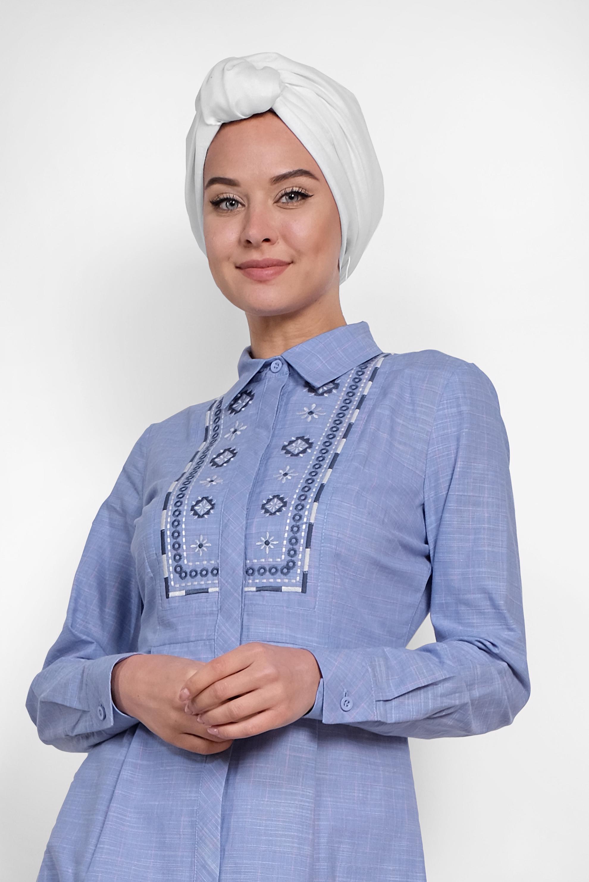 Tesettür giyim MAVİ KARE DESENLİ NAKIŞ İŞLEMELİ PAMUKLU TUNİK 4150