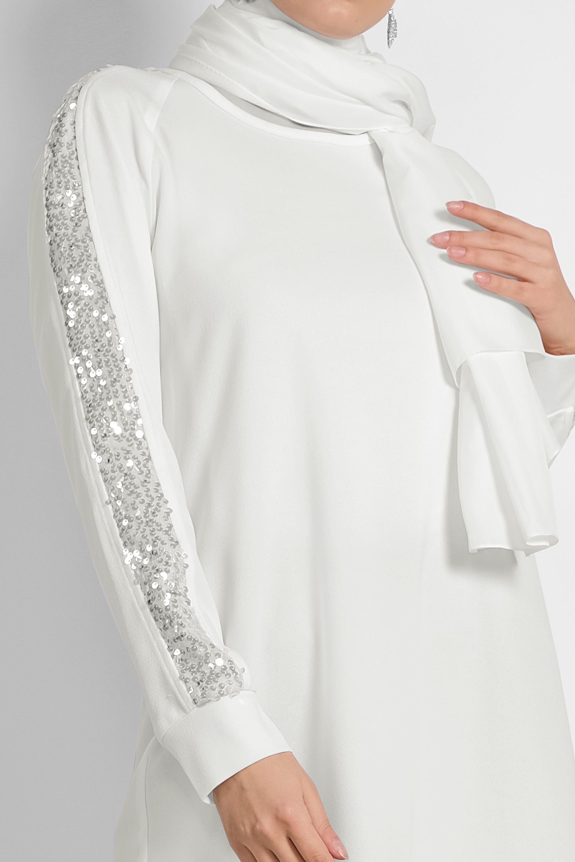 Tesettür giyim BEYAZ KOLLARI PUL ŞERİTLİ TUNİK 4159