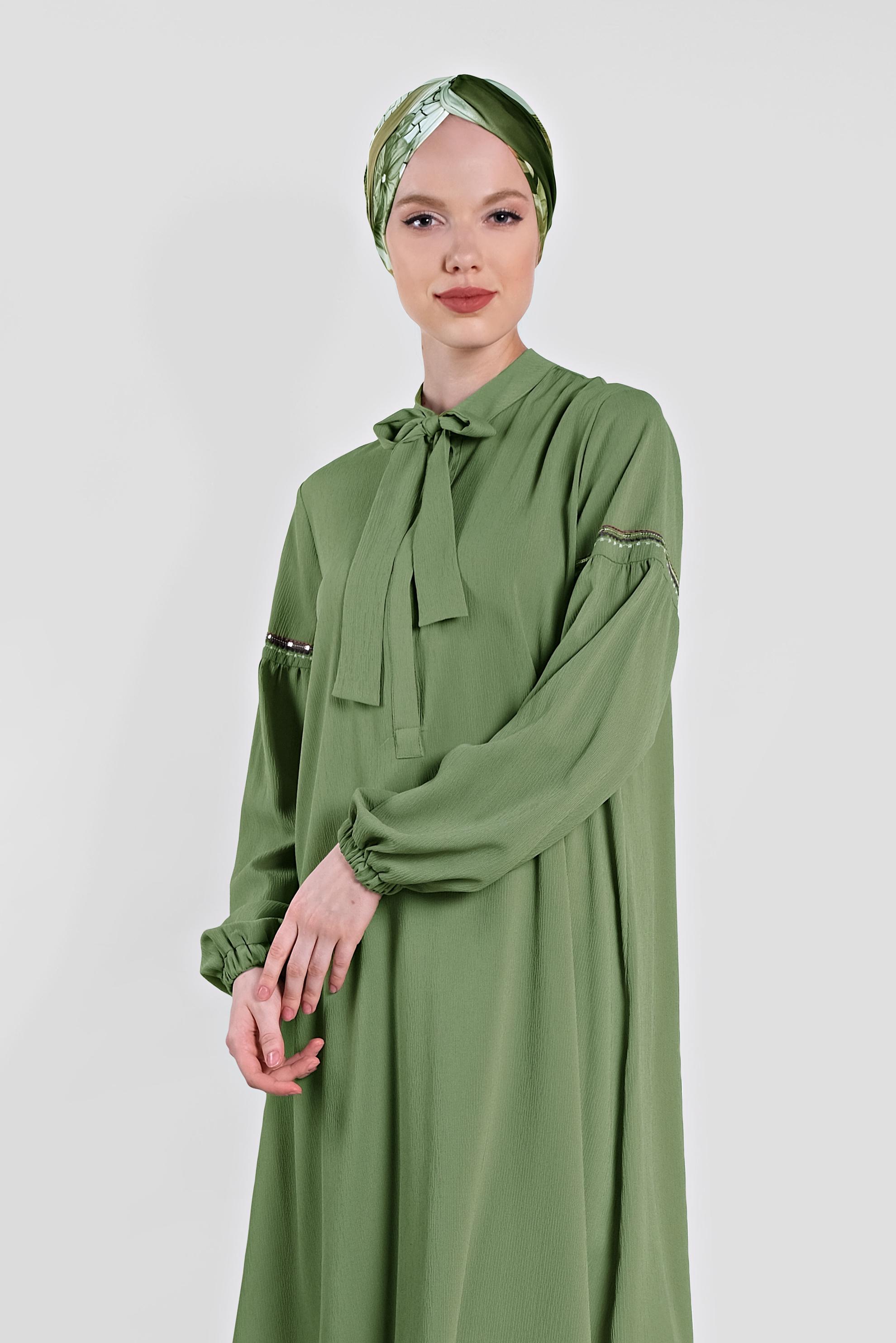 Tesettür giyim HAKİ FULAR YAKA NAKIŞLI TUNİK 4337