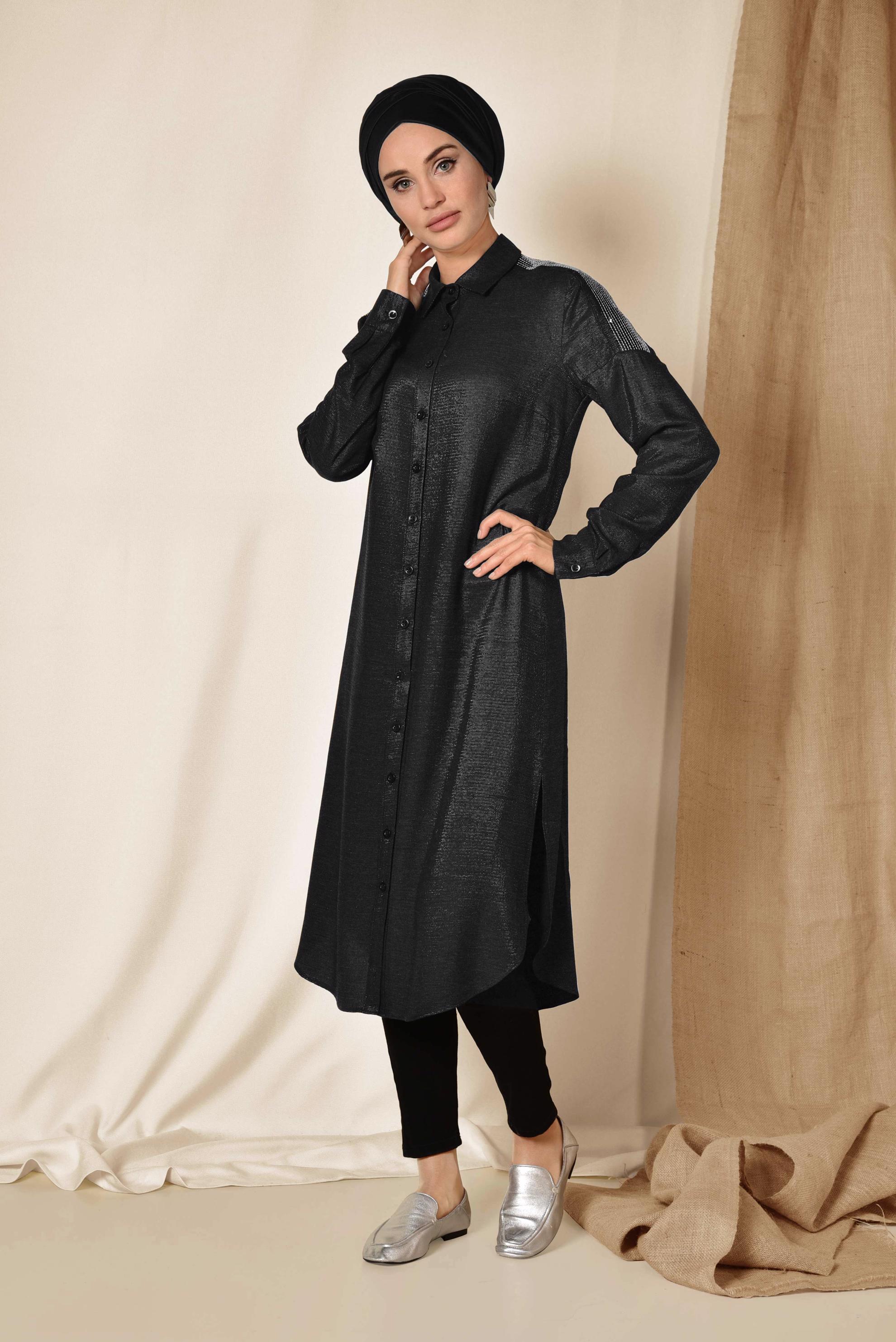 Tesettür giyim SİYAH OMUZLARI PAYETLİ TUNİK 4348