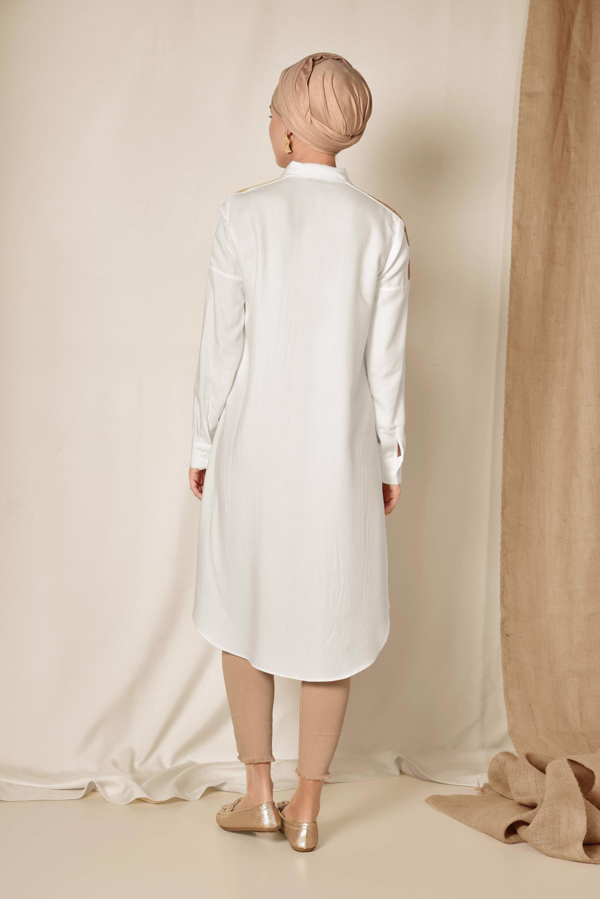 Tesettür giyim BEYAZ OMUZLARI PAYETLİ TUNİK 4348