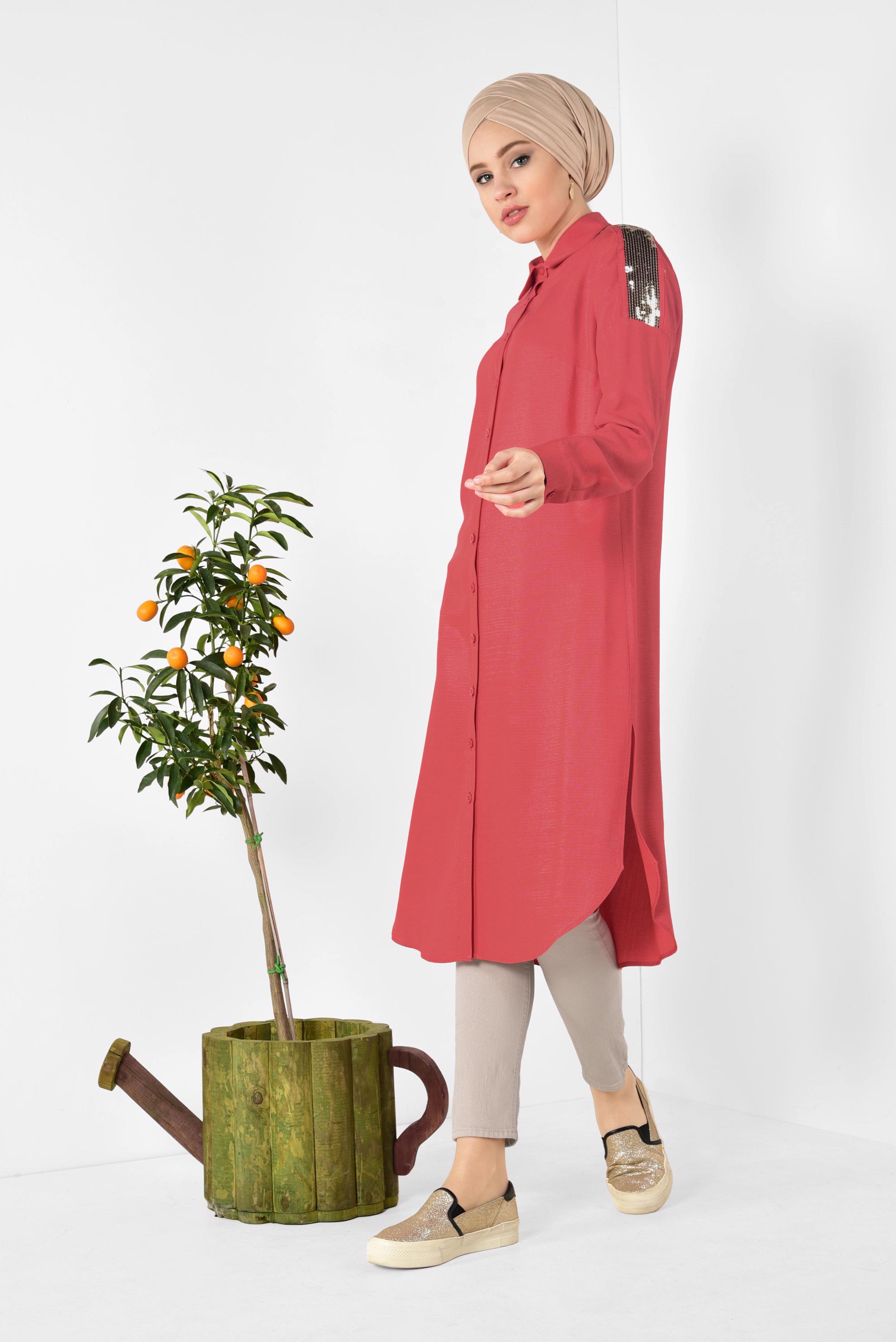 Tesettür giyim KIRMIZI OMUZLARI PAYETLİ TUNİK 4348