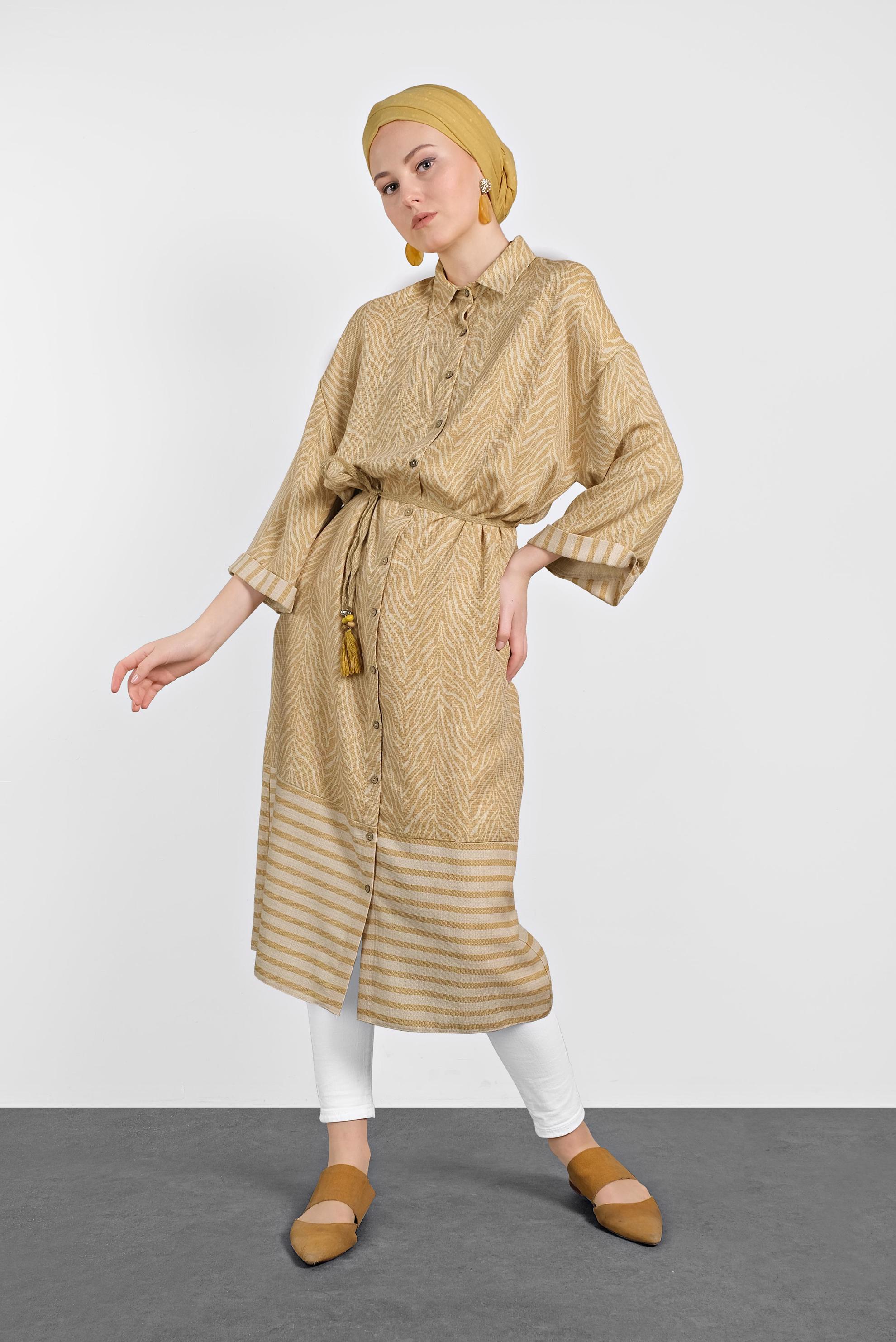 Tesettür giyim SARI BOYDAN DÜĞMELİ DESENLİ TUNİK 4359