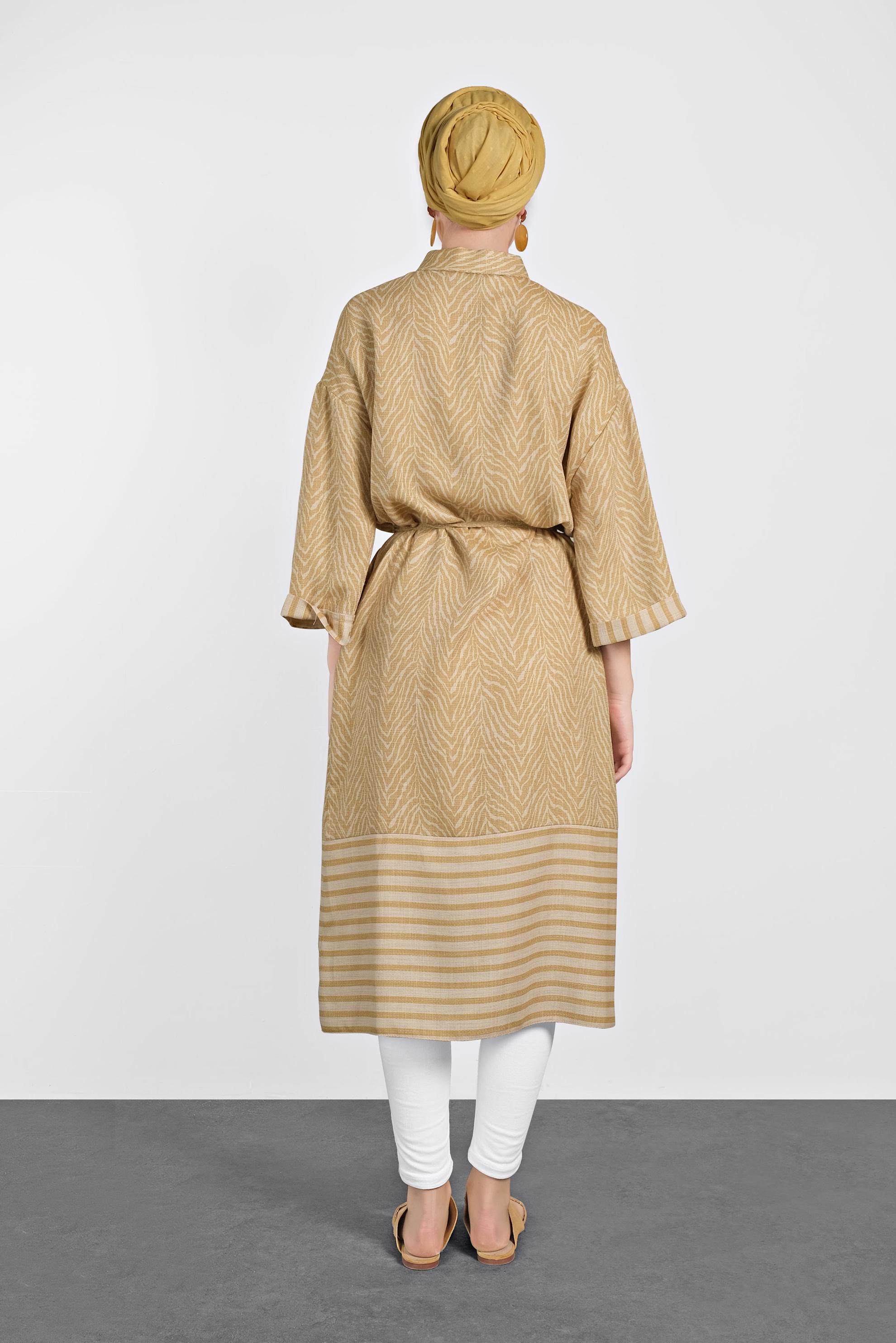 Tesettür giyim SARI BOYDAN DÜĞMELİ DESENLİ TUNİK 4359