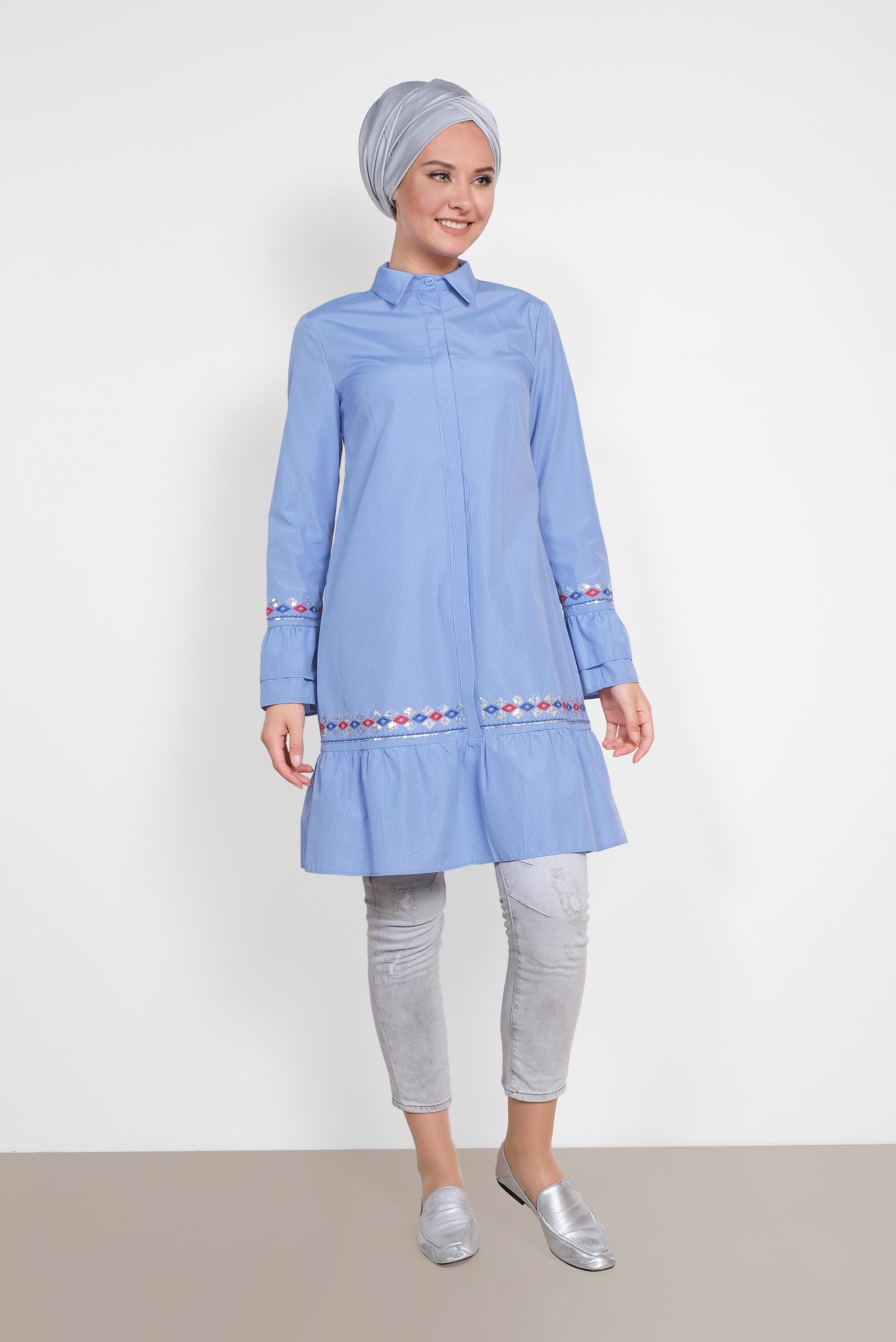 Tesettür giyim MAVİ KARE DESENLİ NAKIŞLI TUNİK 4368