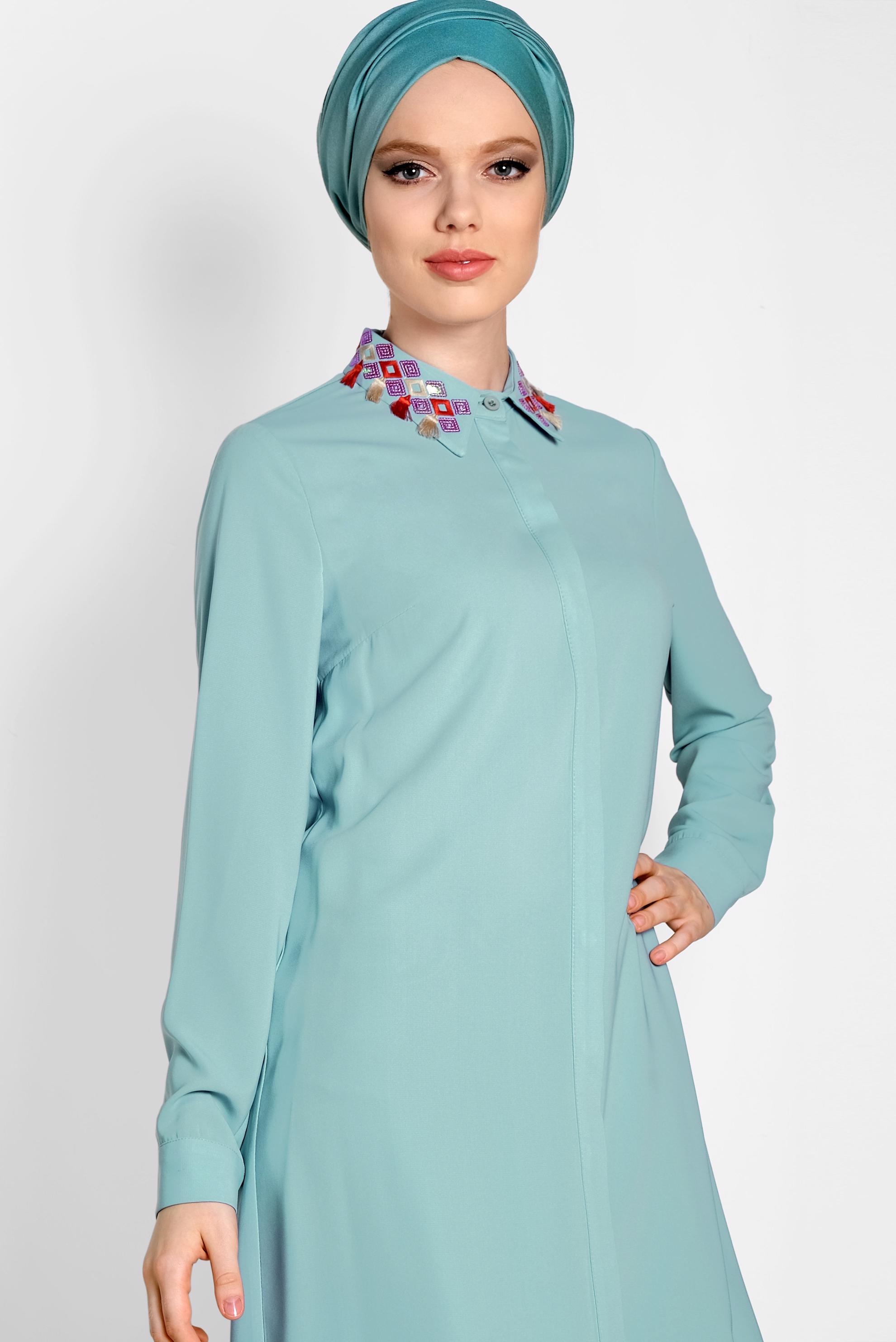 Tesettür giyim MAVİ YAKASI NAKIŞLI TUNİK 4387