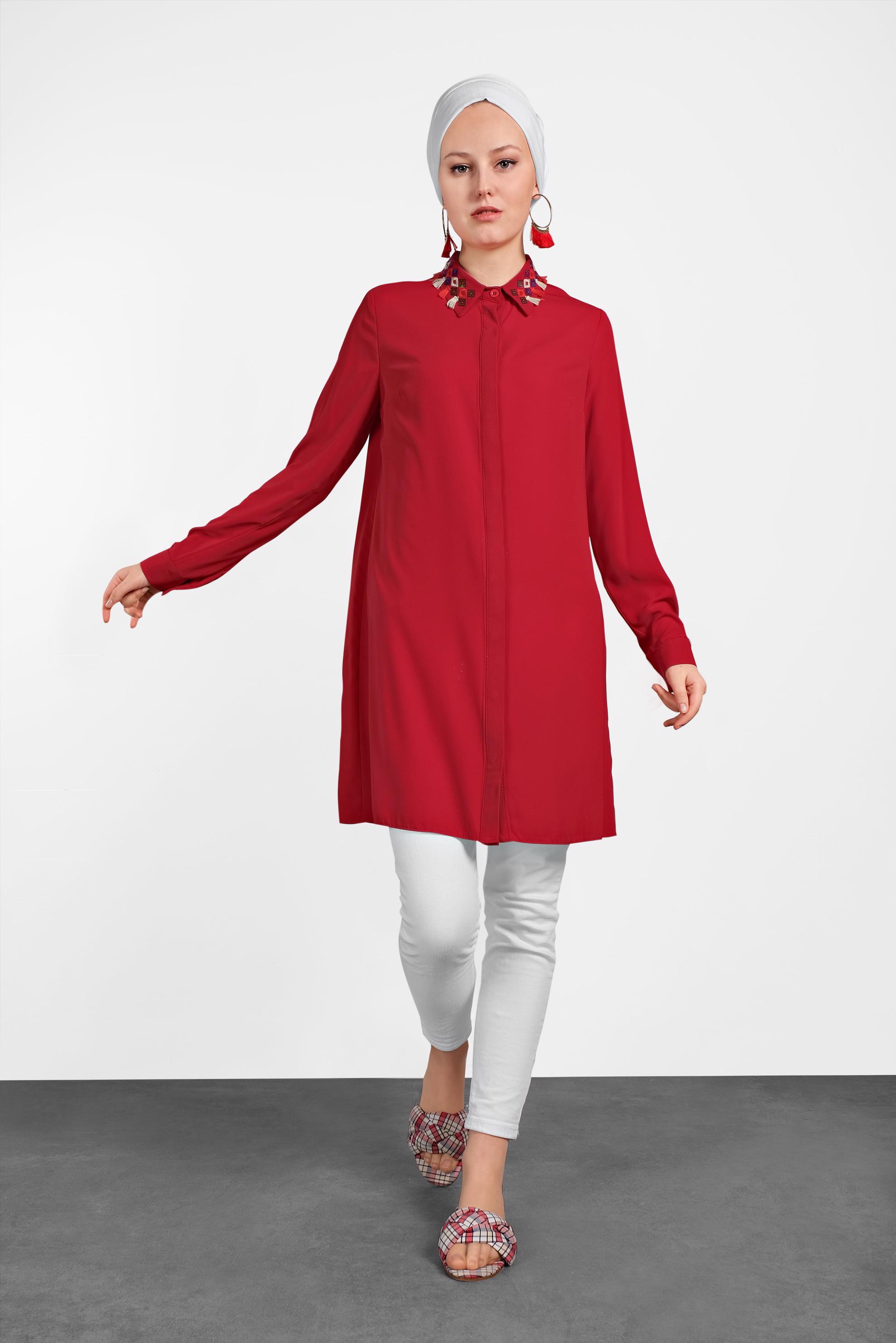 Tesettür giyim KIRMIZI YAKASI NAKIŞLI TUNİK 4387