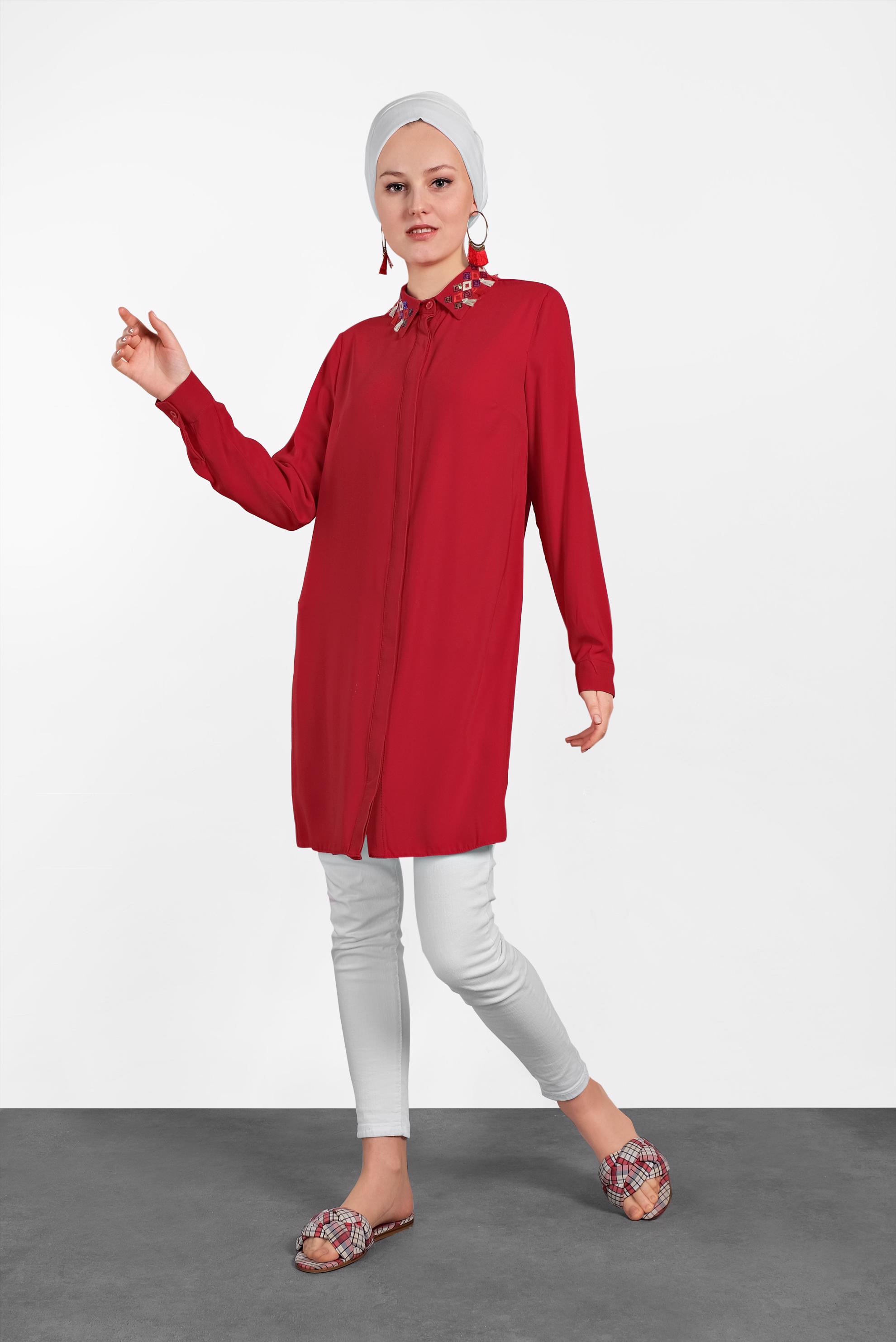 Tesettür giyim KIRMIZI YAKASI NAKIŞLI TUNİK 4387