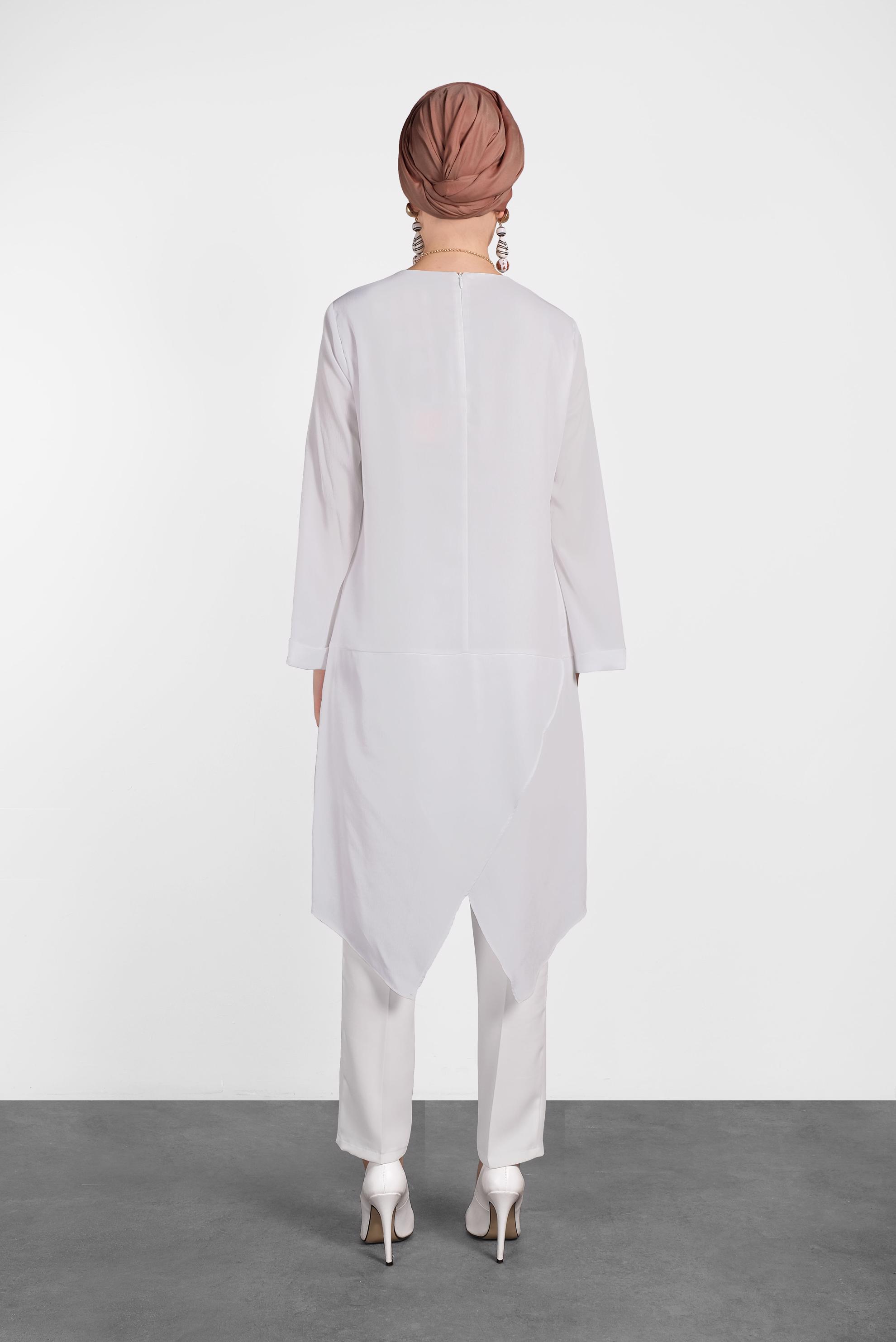 Tesettür giyim BEYAZ ASİMETRİK KESİM SALAŞ TUNİK 4413