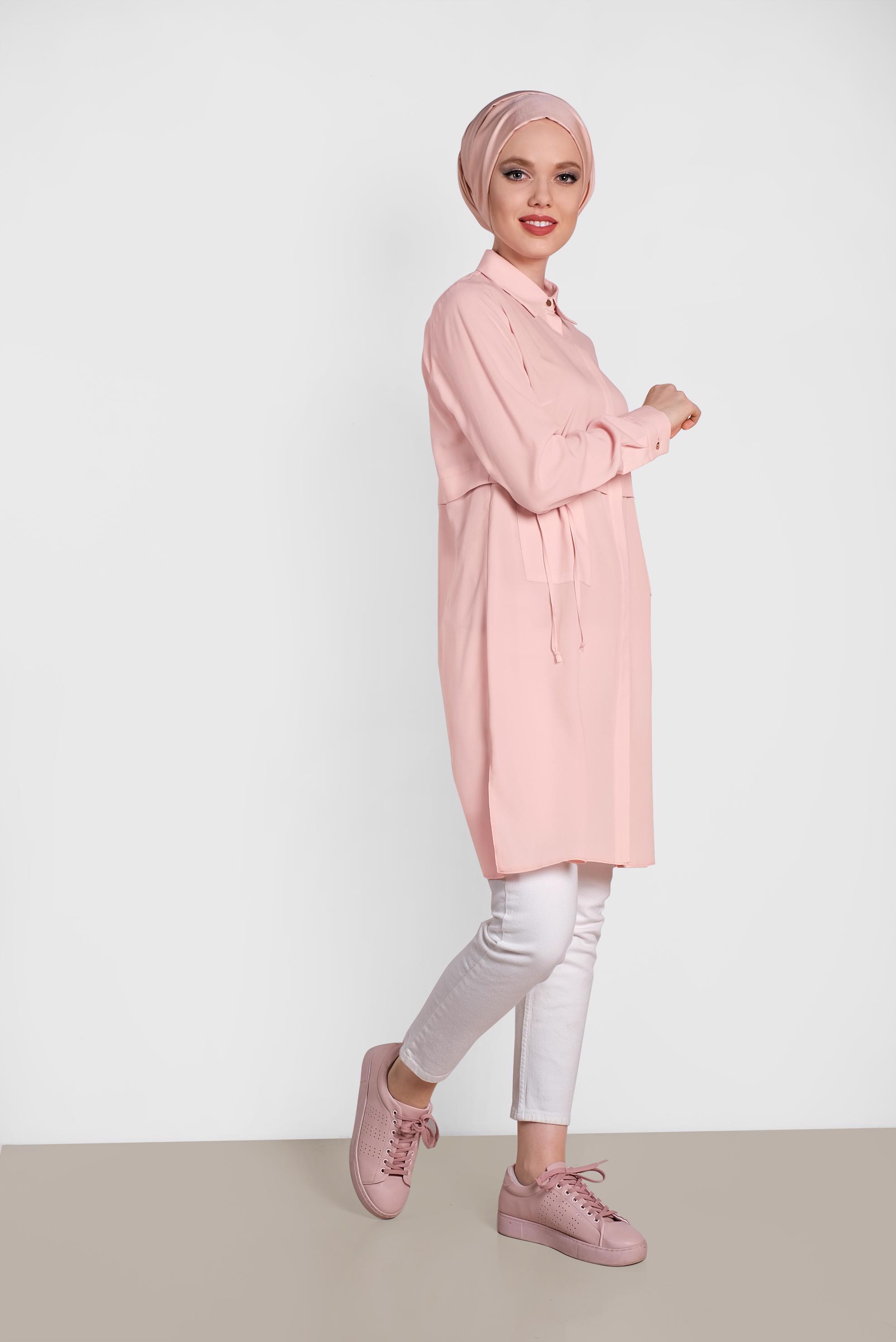 Tesettür giyim PUDRA BELİ BAĞCIK DETAYLI GİZLİ DÜĞMELİ TUNİK 4419