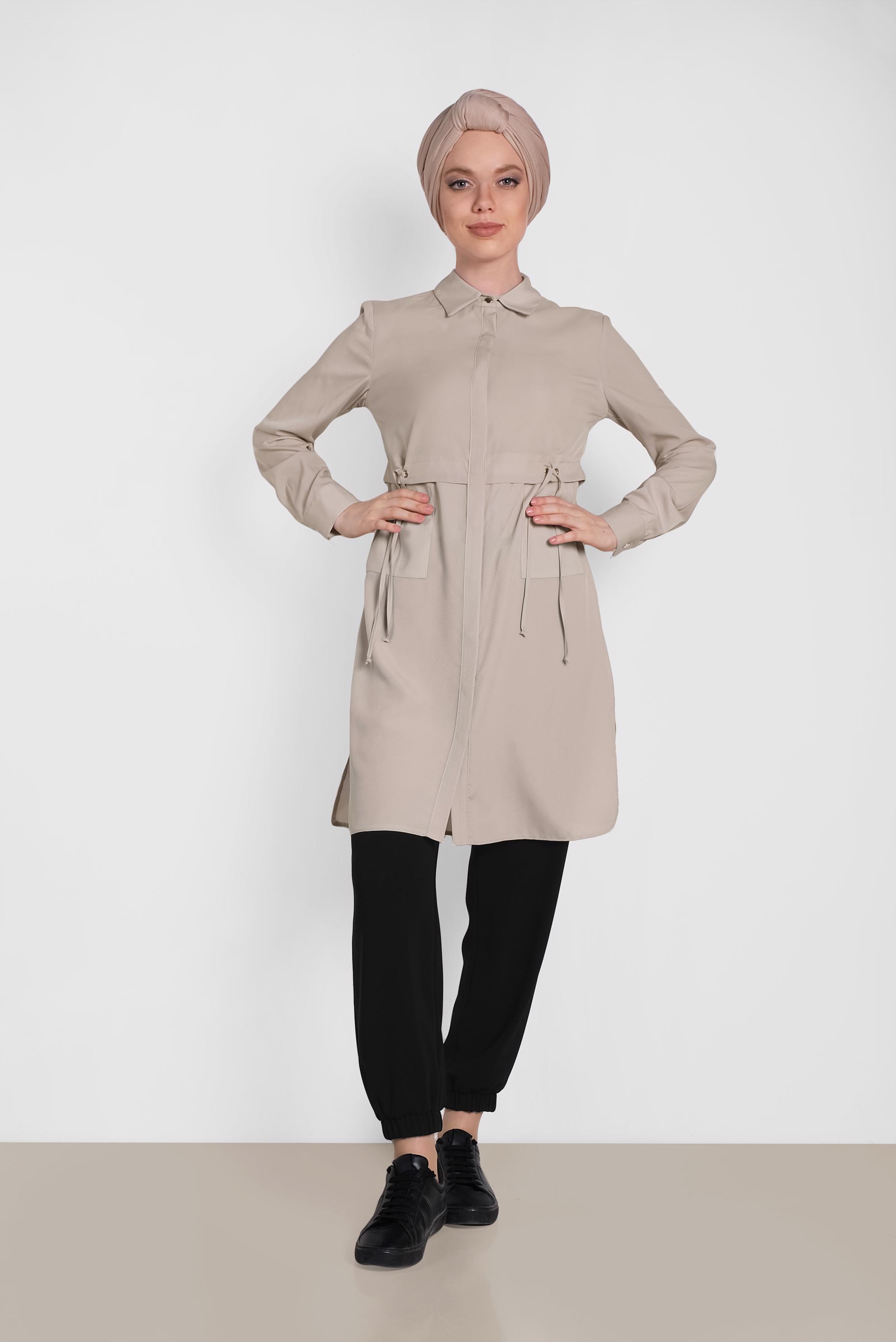 Tesettür giyim KUM BELİ BAĞCIK DETAYLI GİZLİ DÜĞMELİ TUNİK 4419