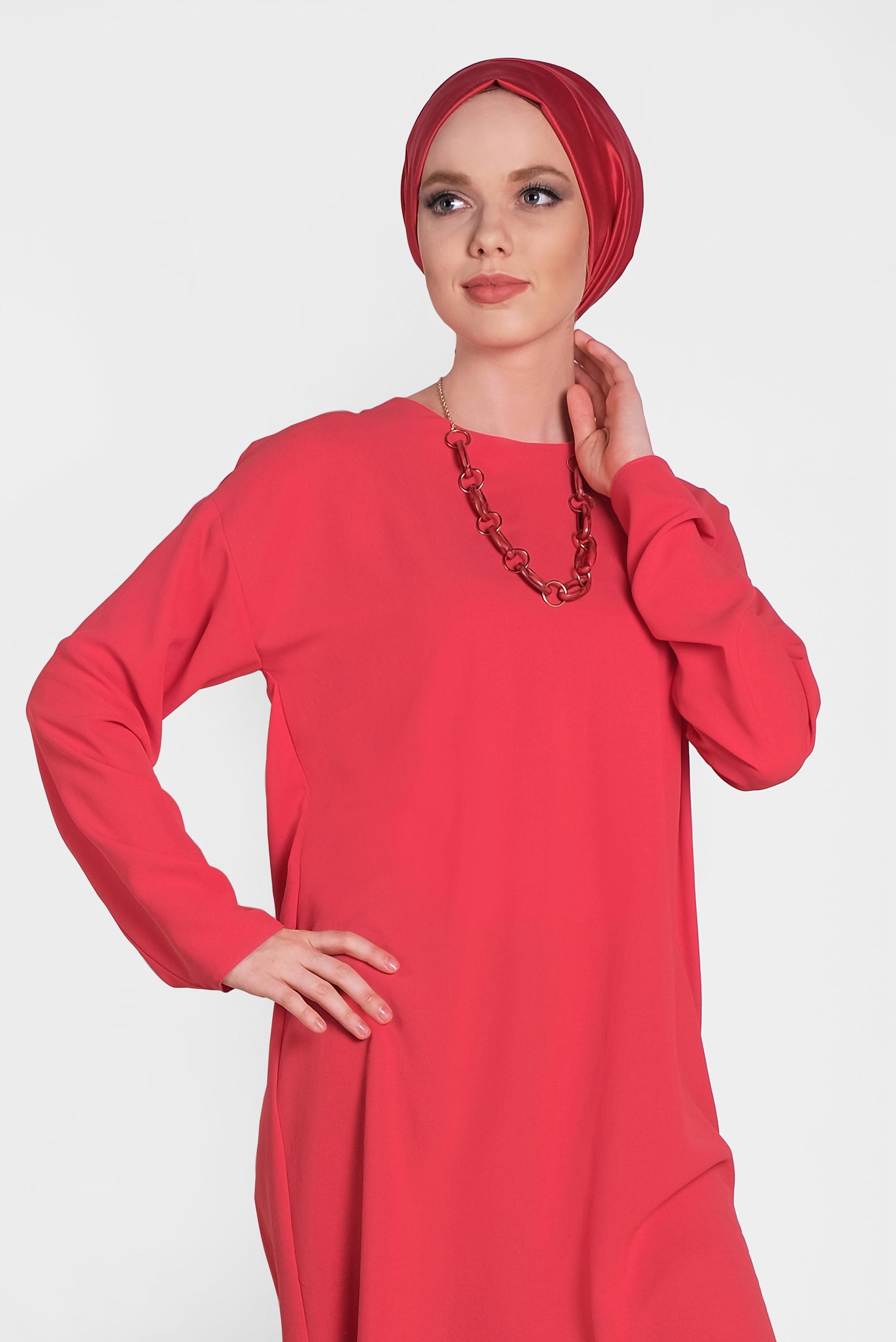 Tesettür giyim KIRMIZI ETEK UCU OVAL KESİM TUNİK 4420