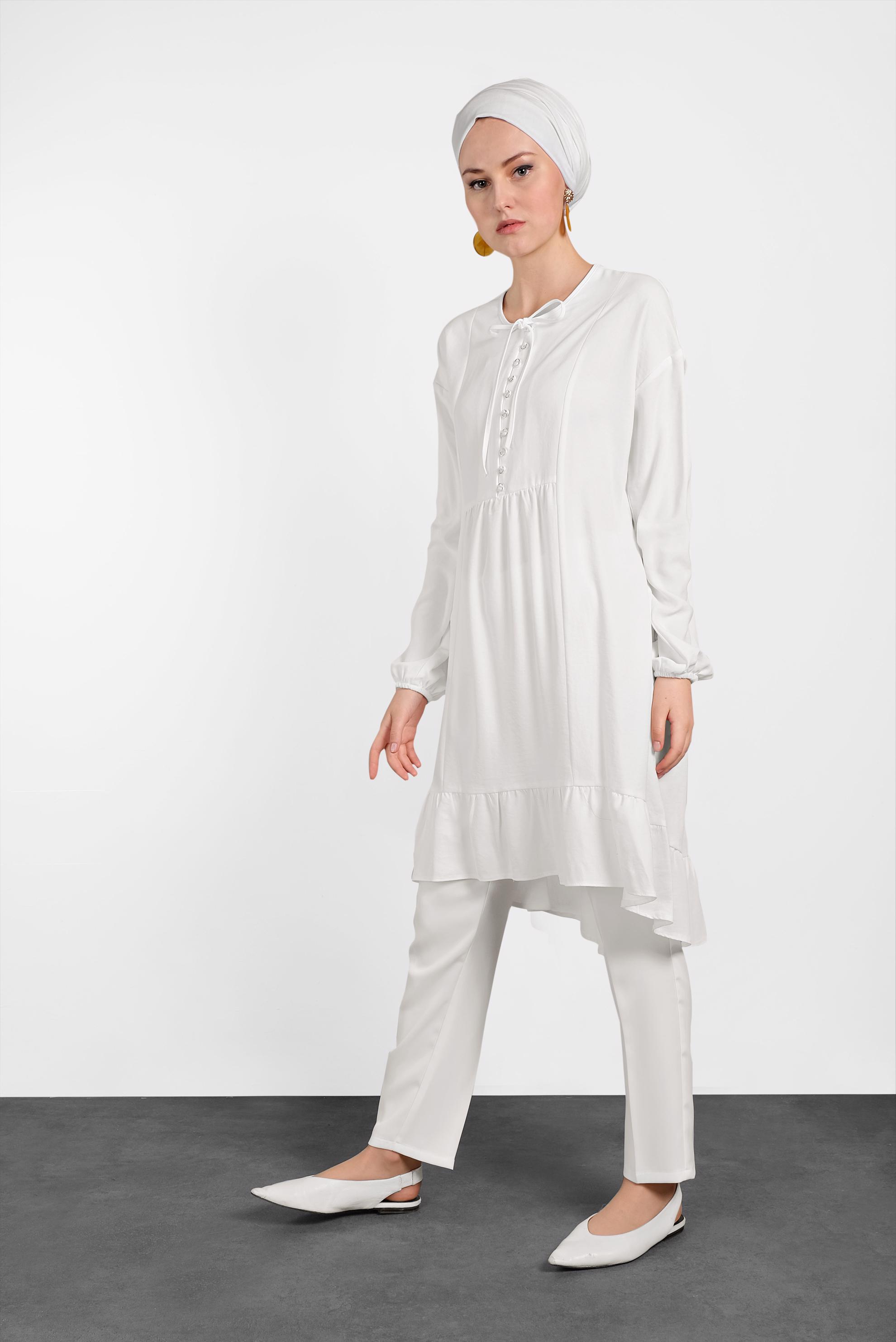 Tesettür giyim BEYAZ VOLANLI SALAŞ TUNİK 4426