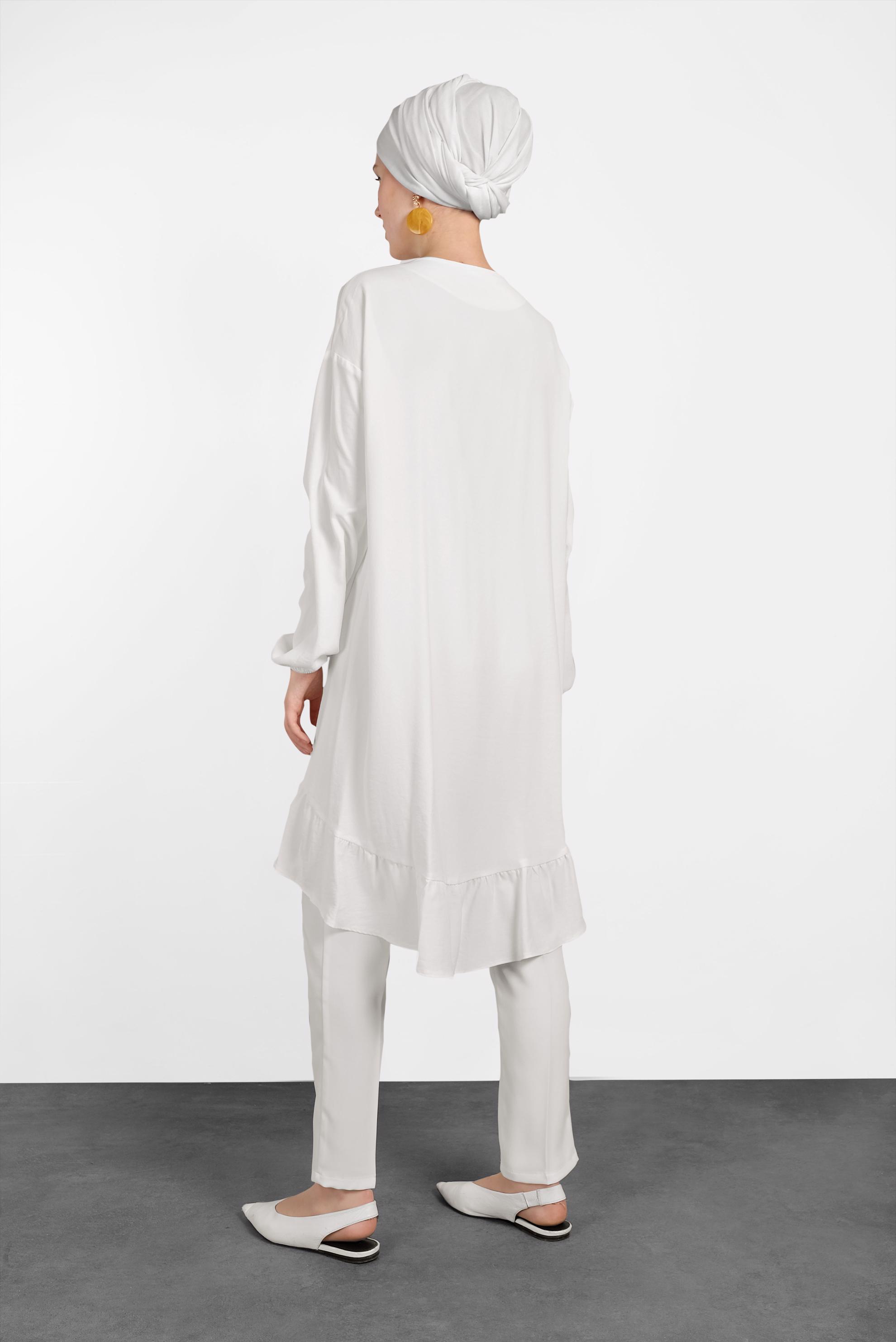 Tesettür giyim BEYAZ VOLANLI SALAŞ TUNİK 4426