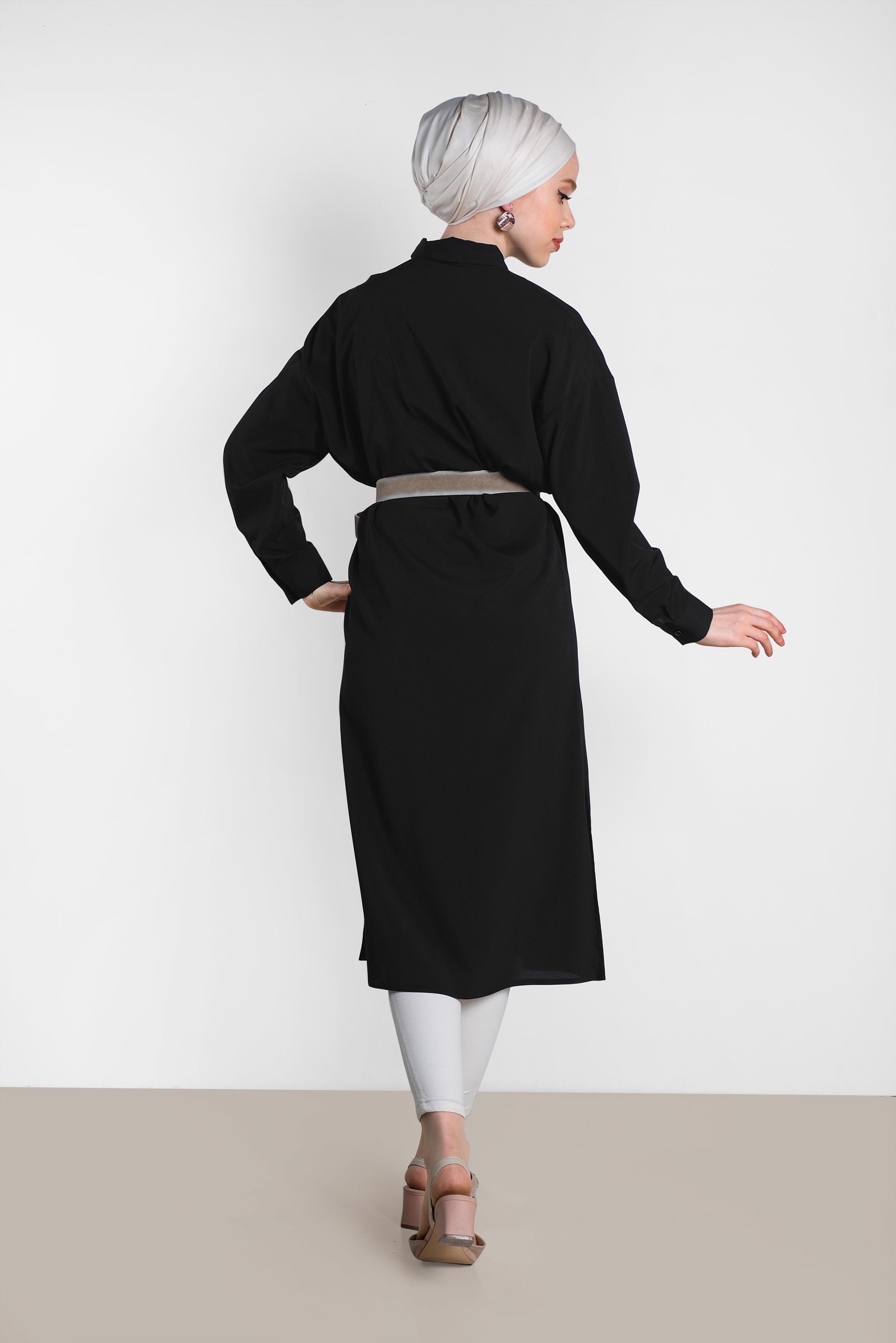 Tesettür giyim SİYAH YANLARI YIRTMAÇLI DÜĞMELİ TUNİK 4435