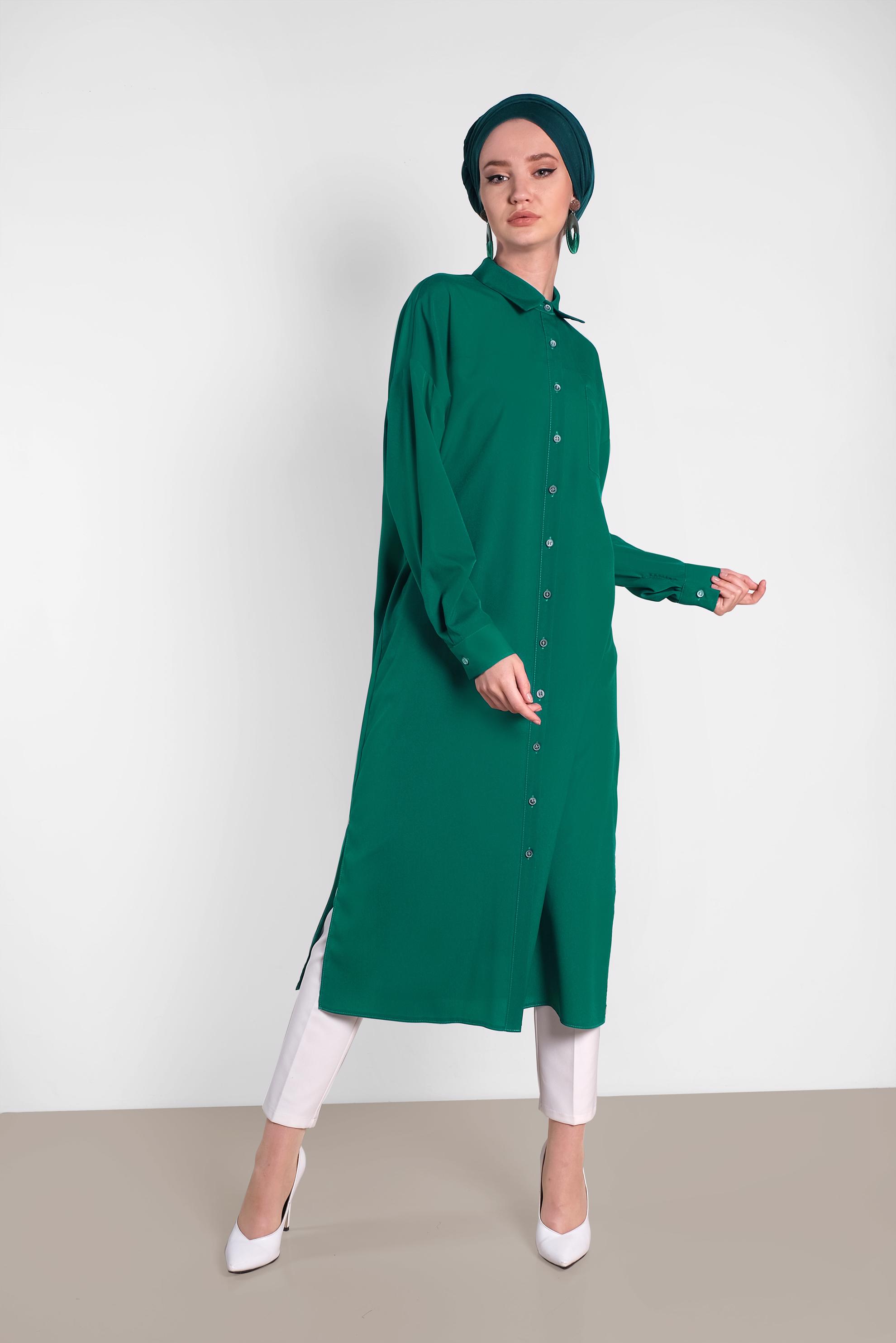 Tesettür giyim YEŞİL YANLARI YIRTMAÇLI DÜĞMELİ TUNİK 4435