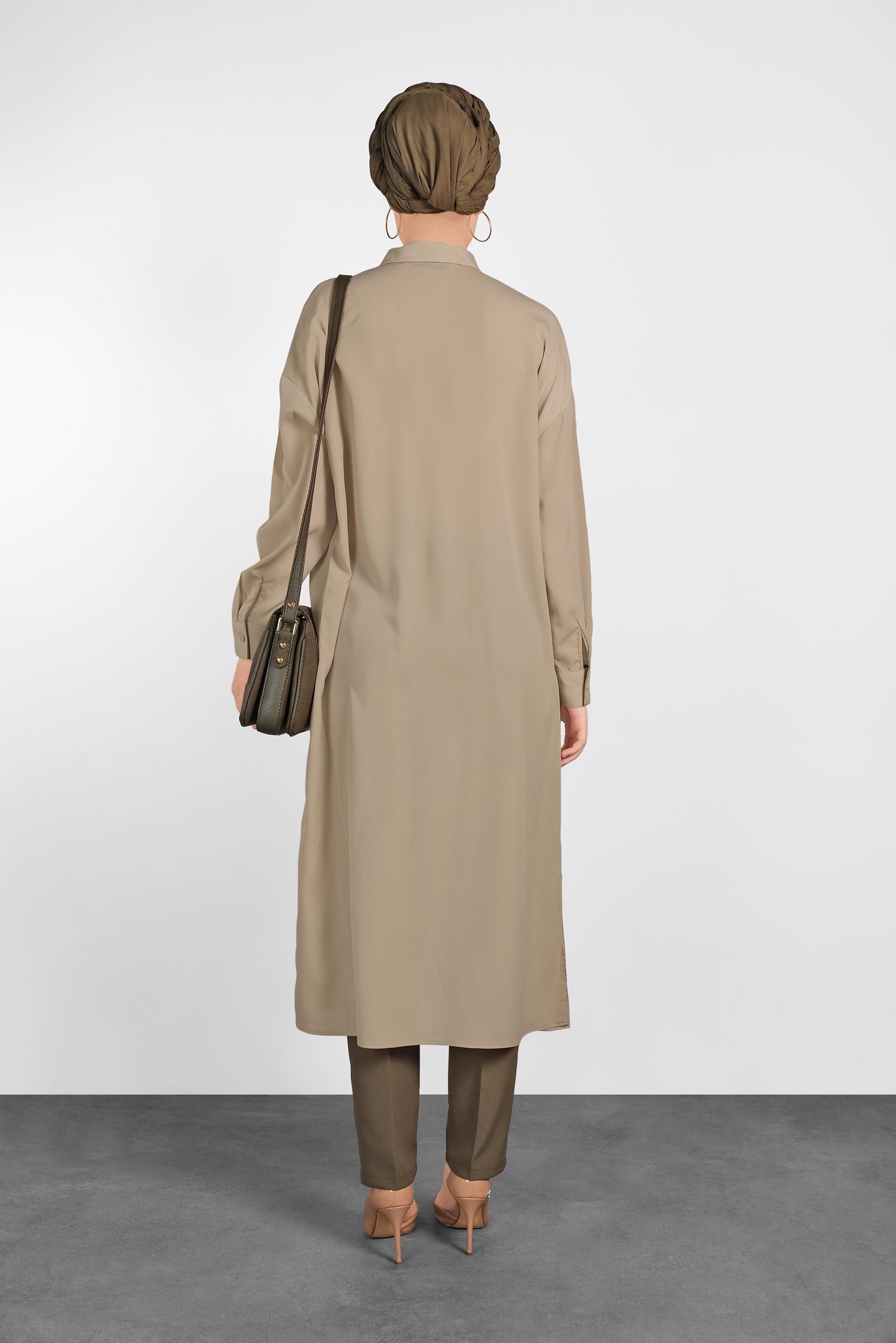 Tesettür giyim BEJ YANLARI YIRTMAÇLI DÜĞMELİ TUNİK 4435