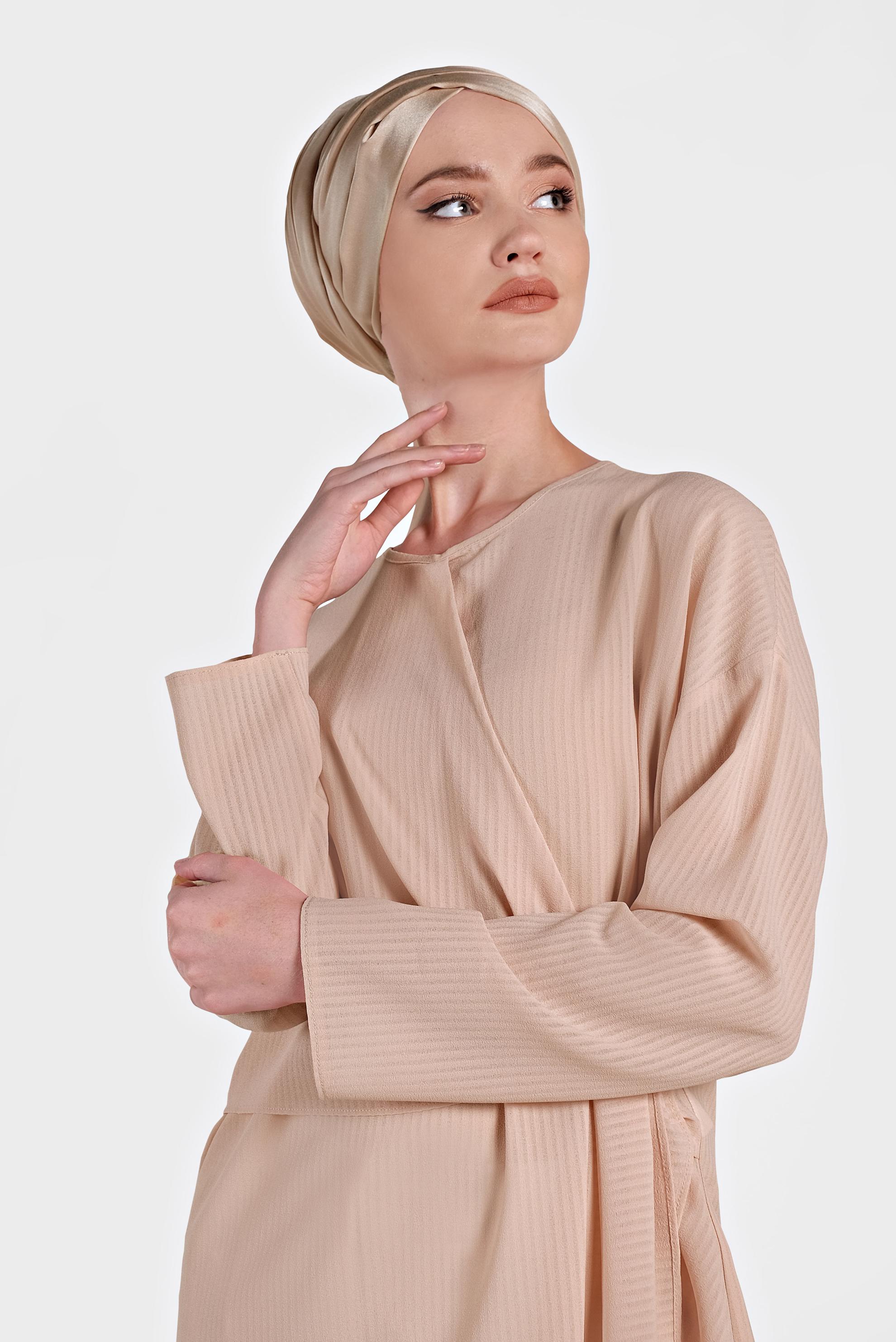 Tesettür giyim PUDRA BAĞLAMA DETAYLI İNCE YAZLIK TUNİK 4436