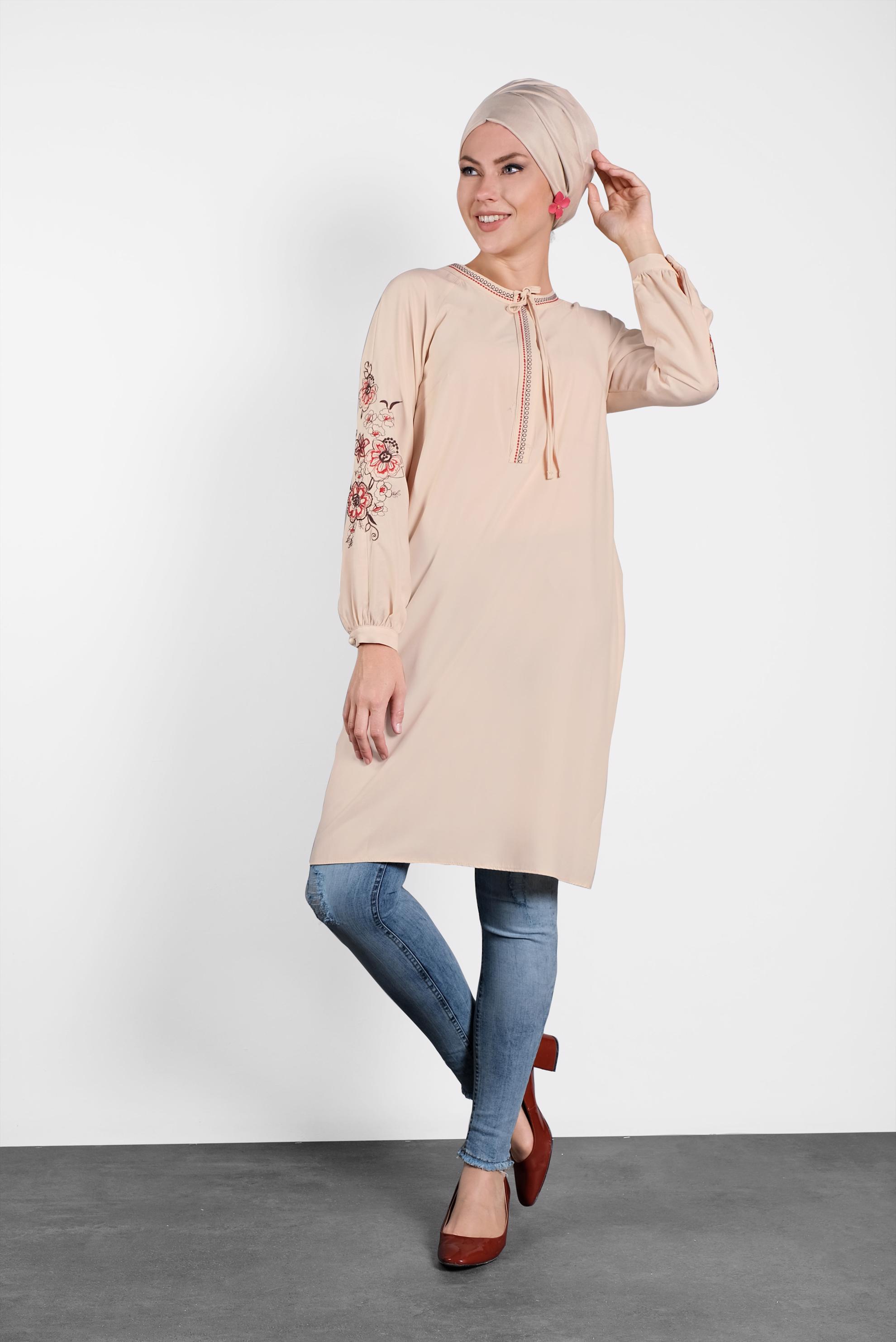 Tesettür giyim BEJ KOLLARI NAKIŞLI TUNİK 4453