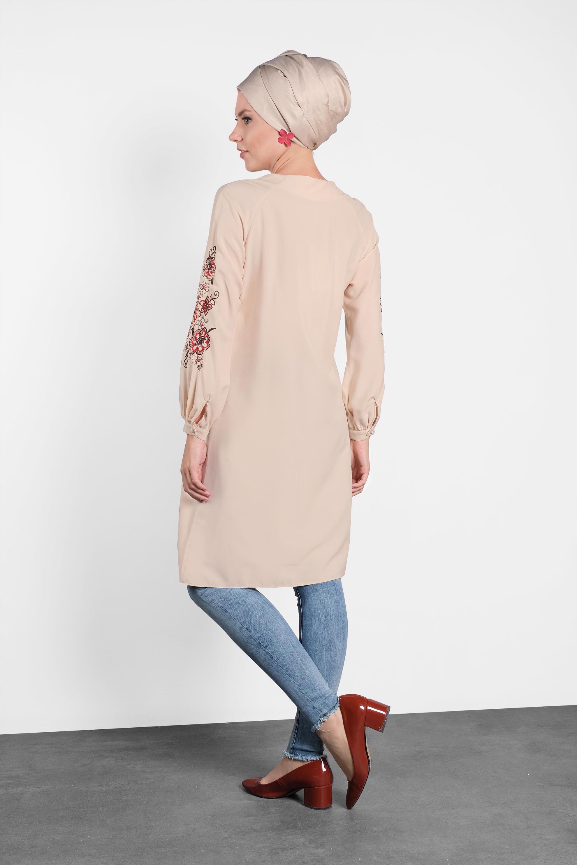 Tesettür giyim BEJ KOLLARI NAKIŞLI TUNİK 4453