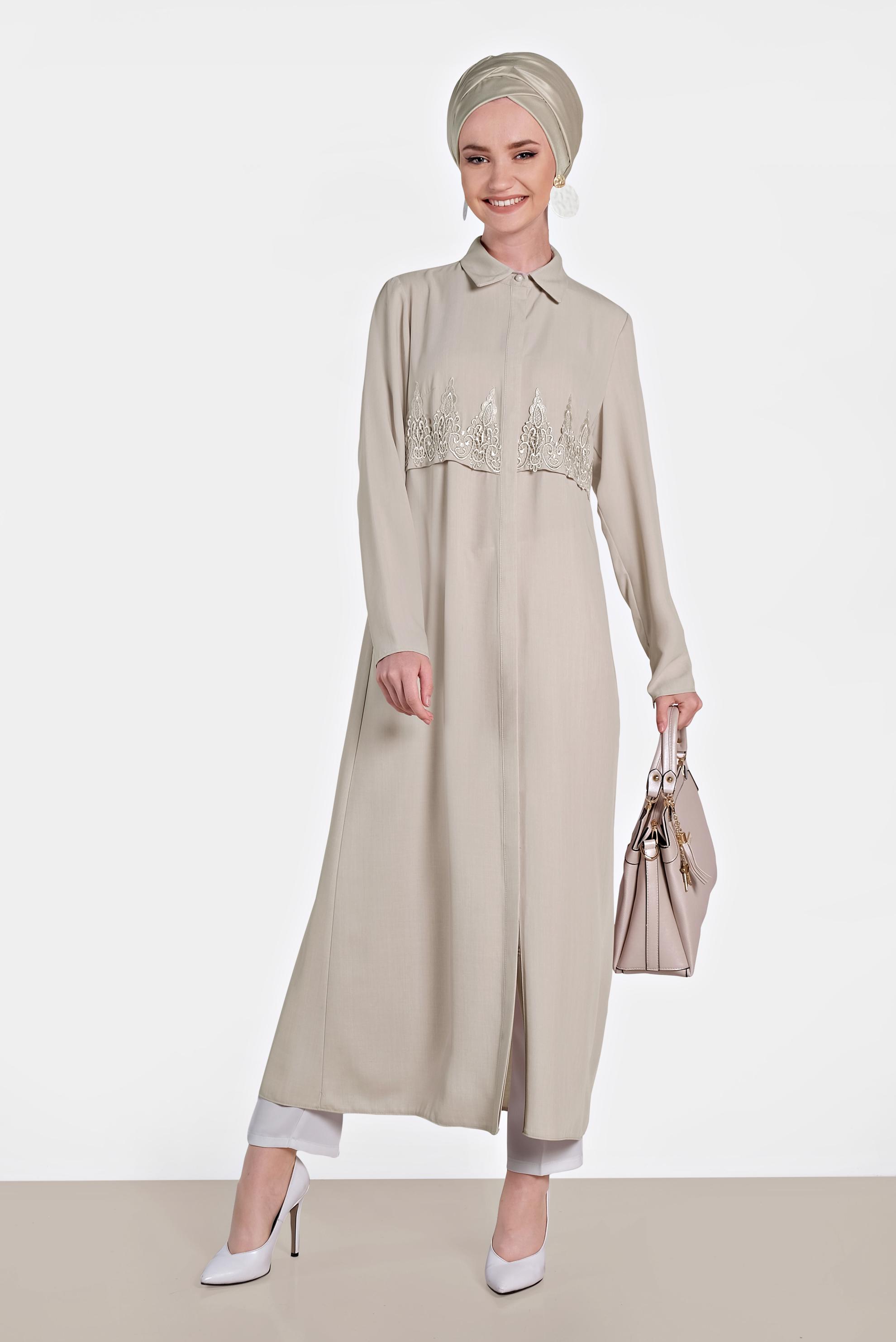 Tesettür giyim BEJ MANŞETLERİ FERMUARLI NAKIŞLI TUNİK 4457