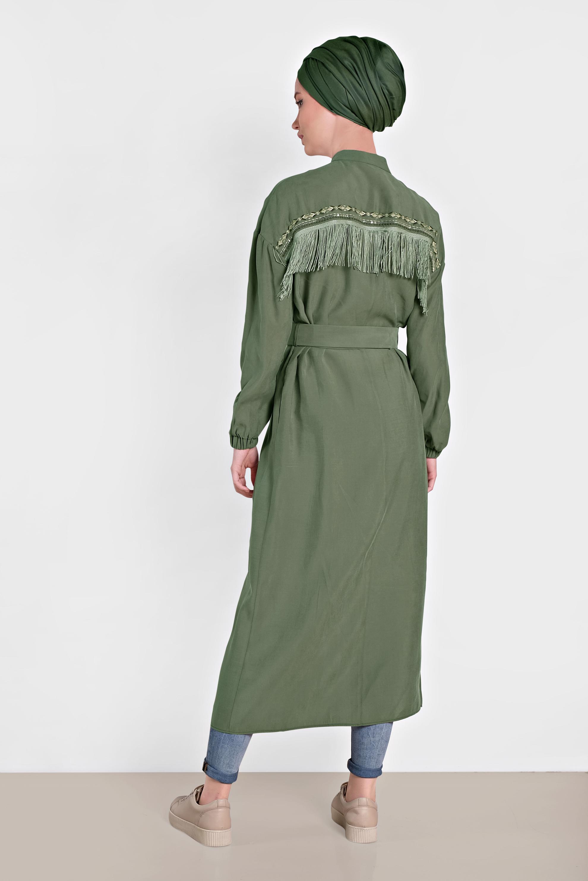 Tesettür giyim HAKİ SIRTI PÜSKÜL DETAYLI KUŞAKLI TUNİK 4473