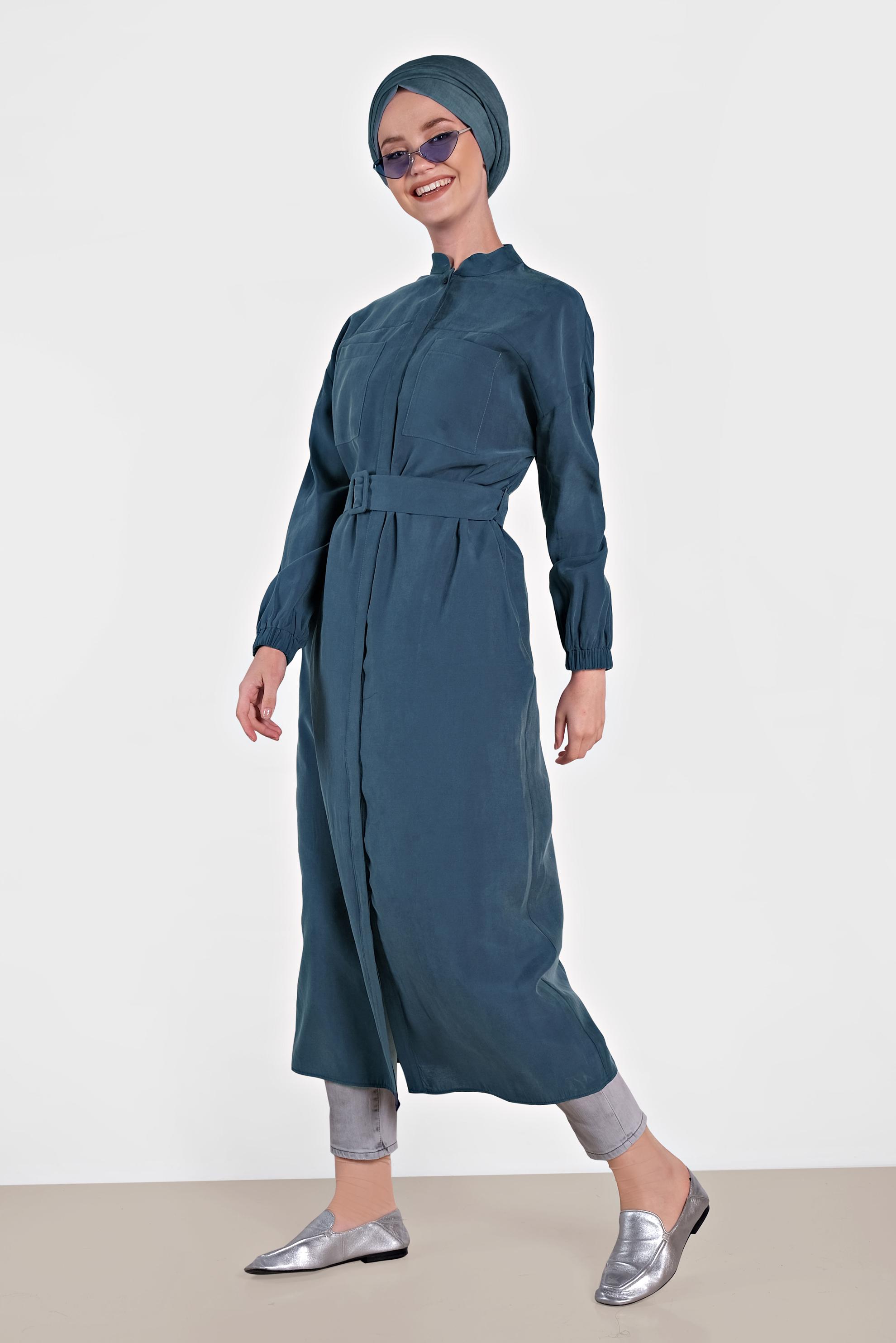 Tesettür giyim LACİVERT SIRTI PÜSKÜL DETAYLI KUŞAKLI TUNİK 4473