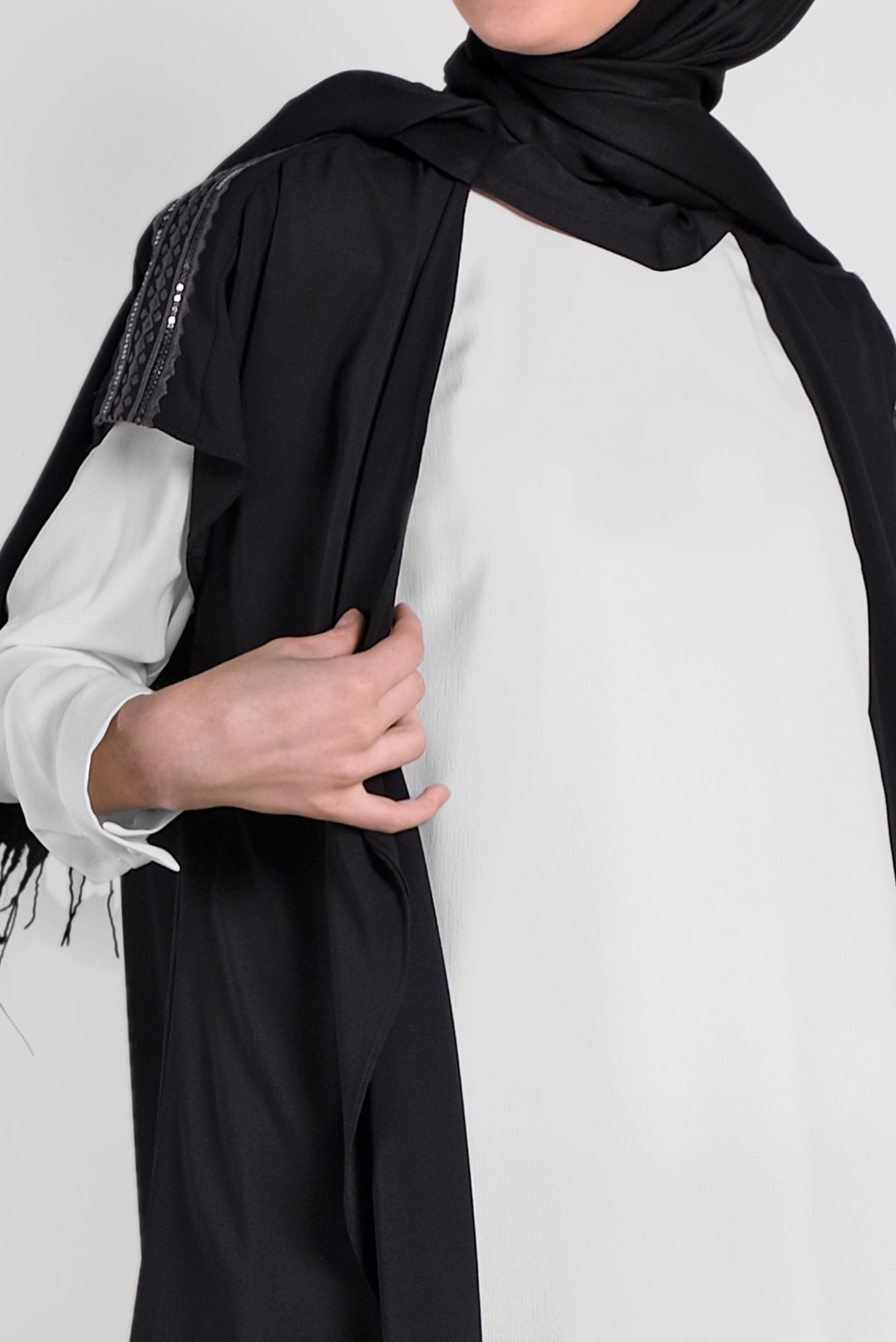 Tesettür giyim SİYAH OMUZ KISMI İŞLEMELİ İKİLİ TUNİK 4475