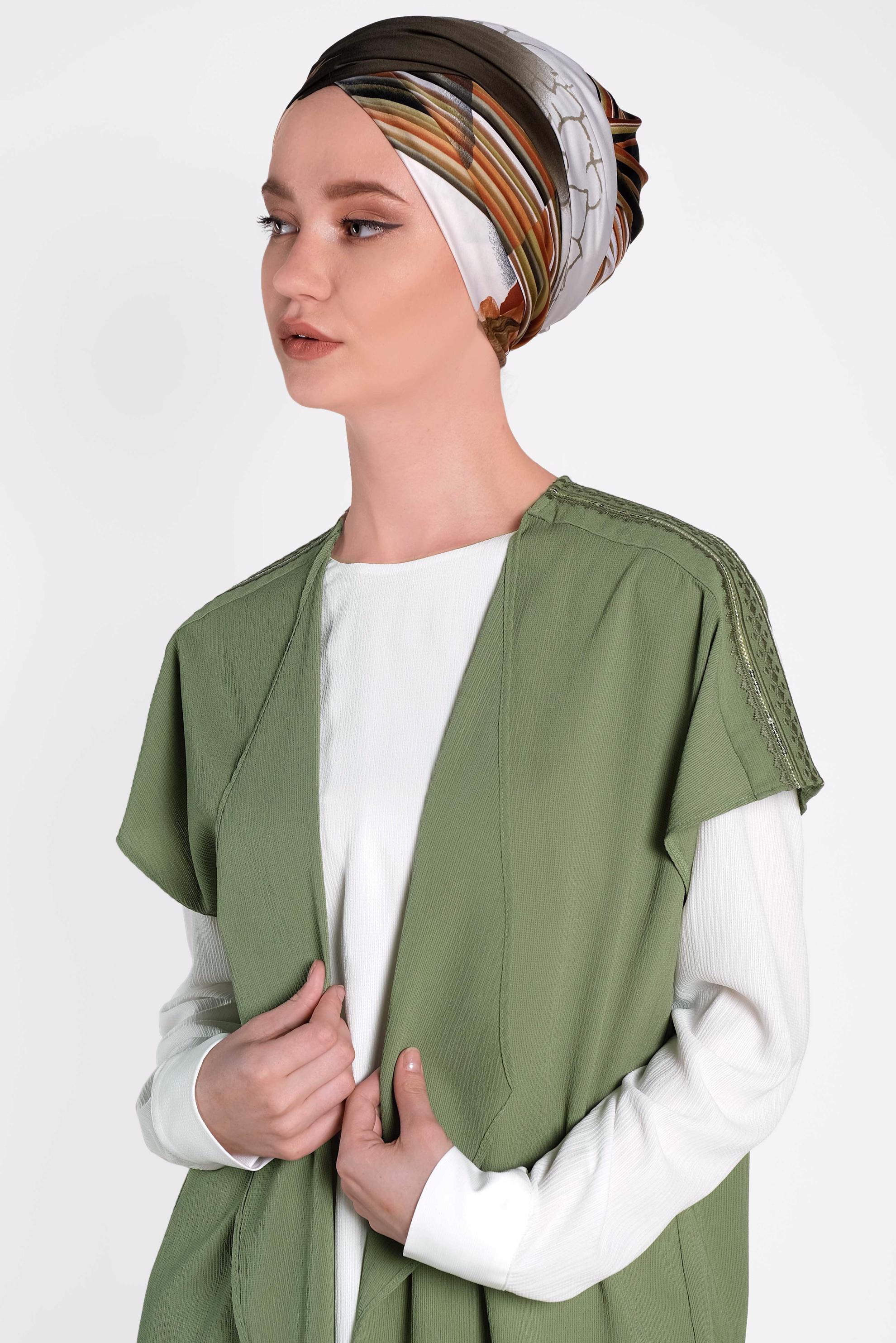 Tesettür giyim HAKİ OMUZ KISMI İŞLEMELİ İKİLİ TUNİK 4475