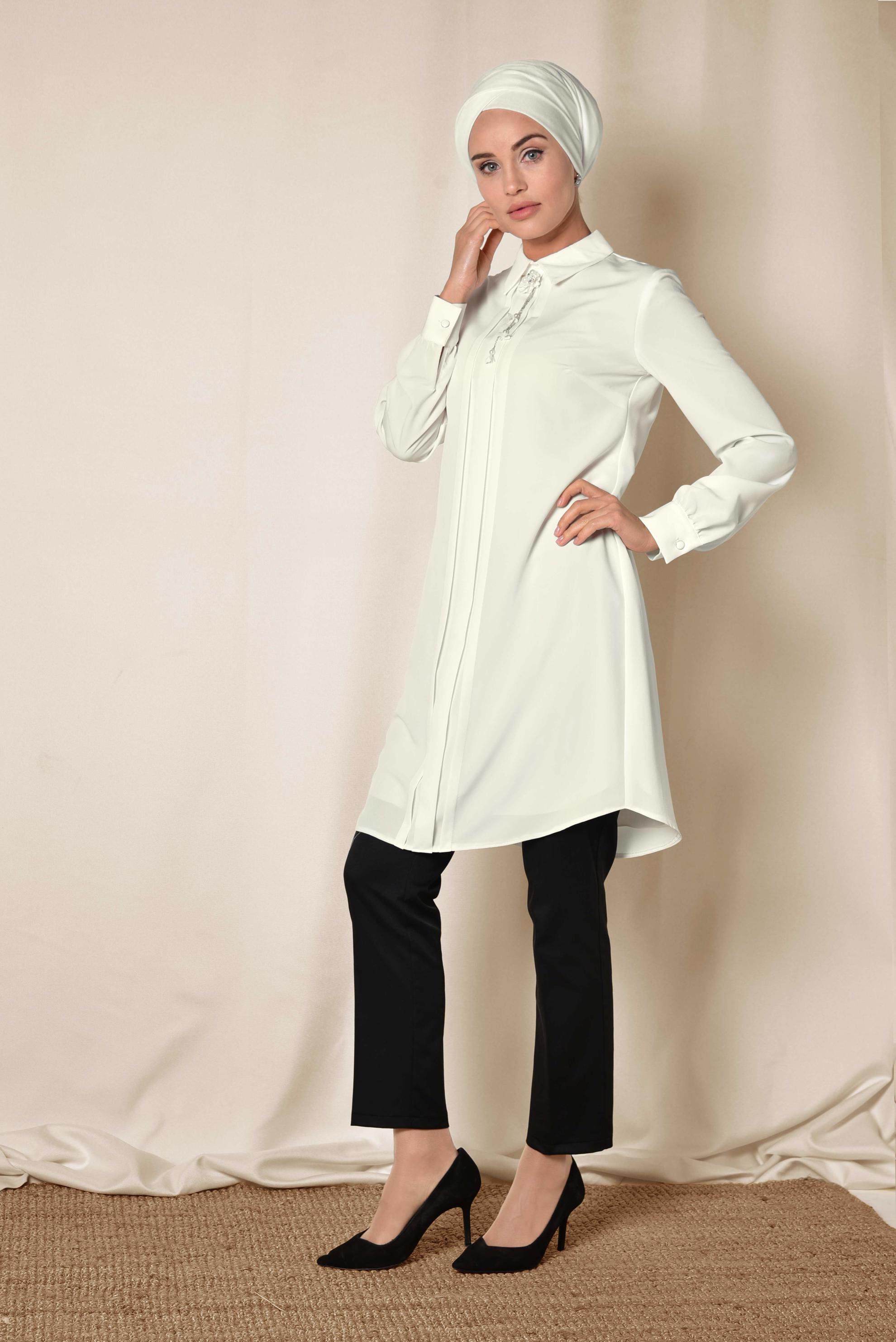 Tesettür giyim BEYAZ ARKADAN FERMUARLI TUNİK 4863