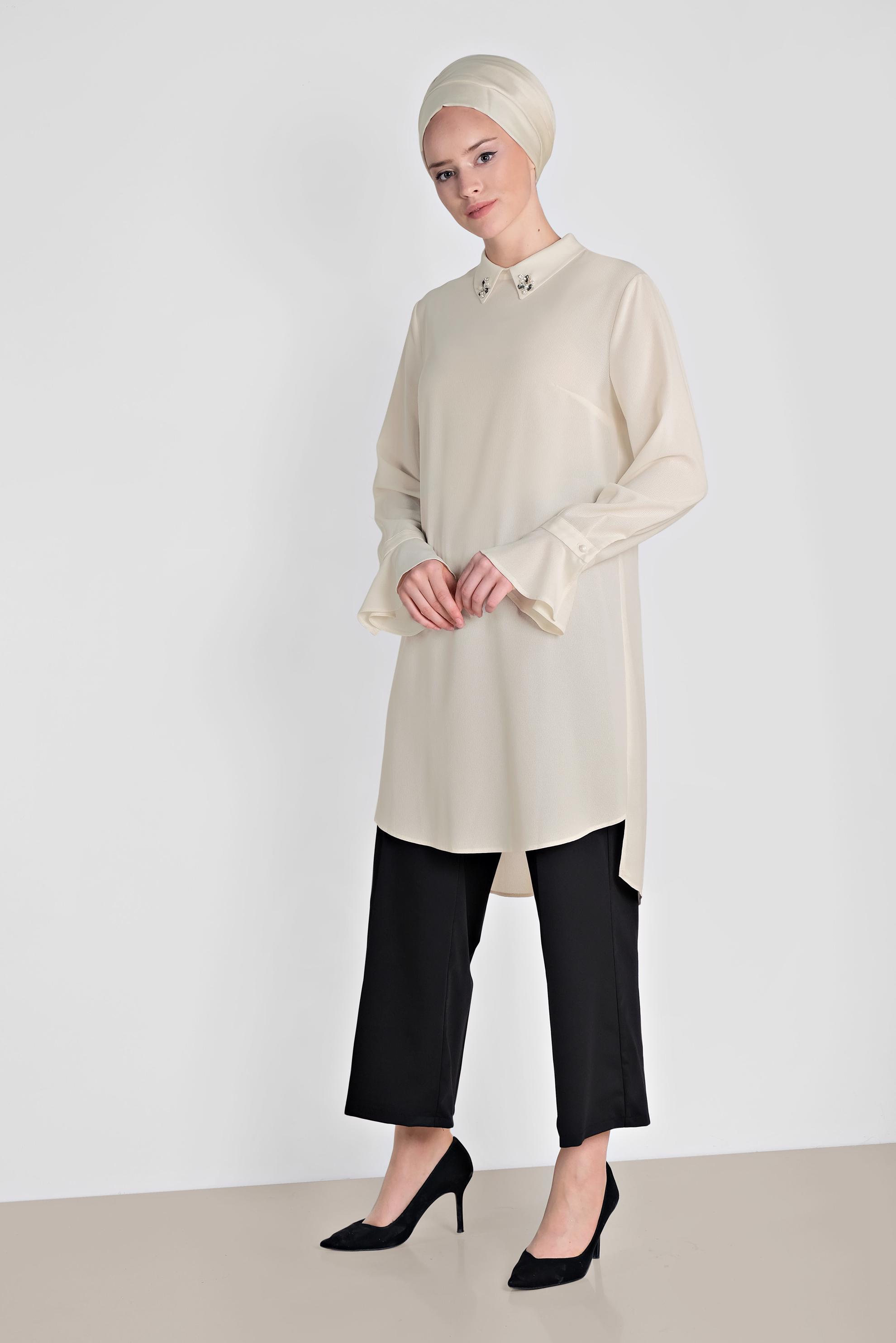 Tesettür giyim BEJ YAKASI TAŞLI TUNİK 4879