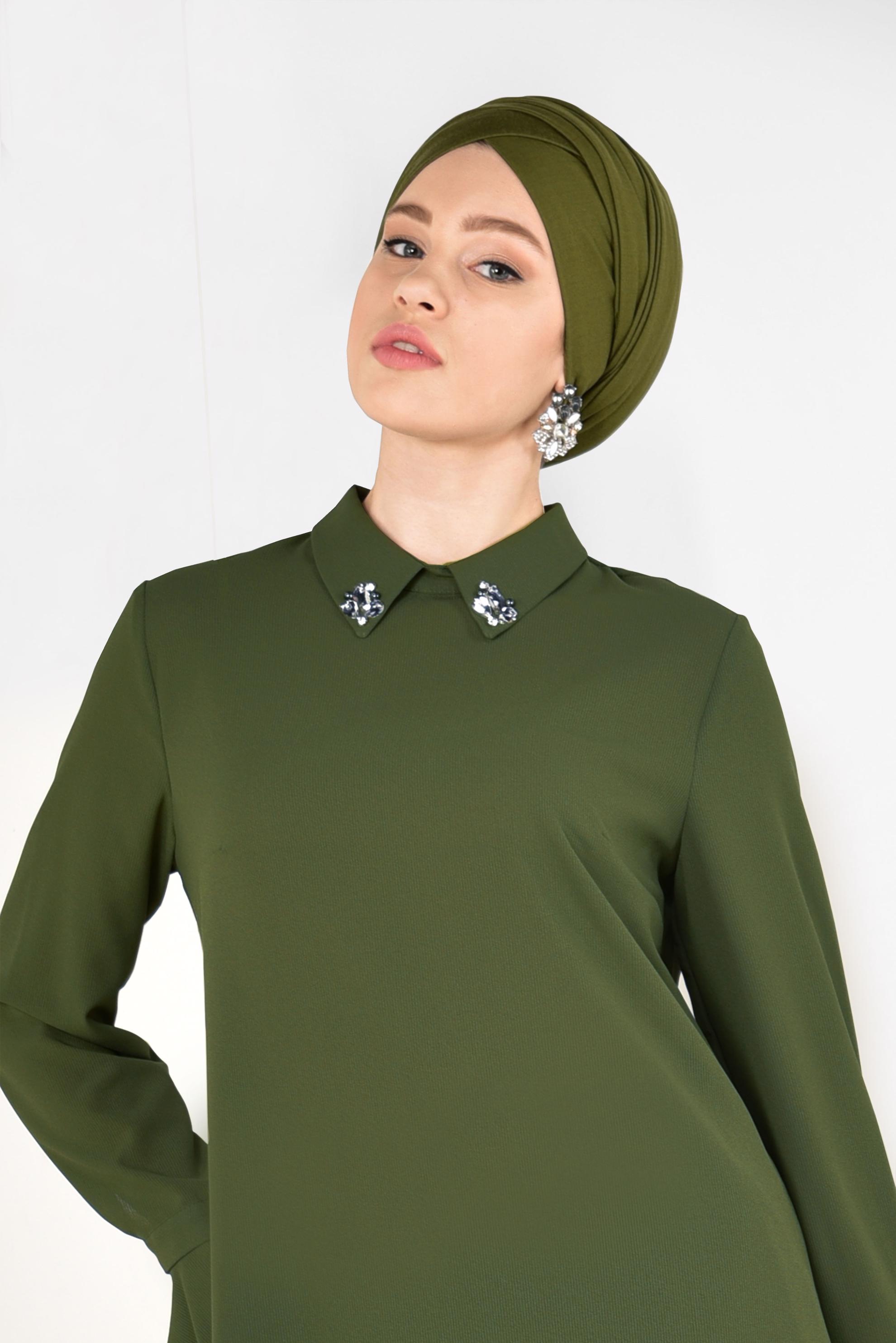 Tesettür giyim HAKİ YAKASI TAŞLI TUNİK 4879