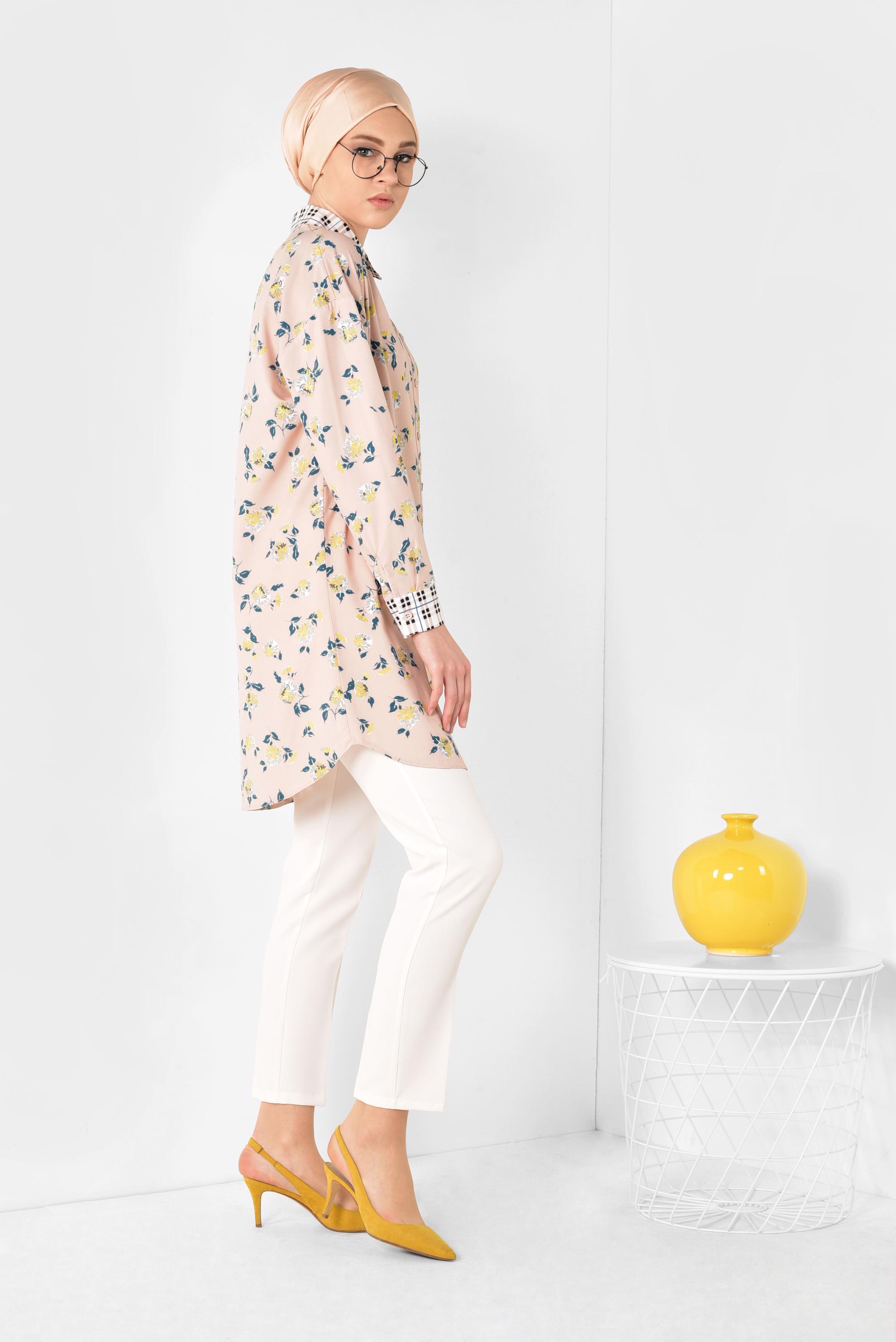 Tesettür giyim PUDRA YAKASI VE MANŞETLERİ EKOSELİ TUNİK 4909