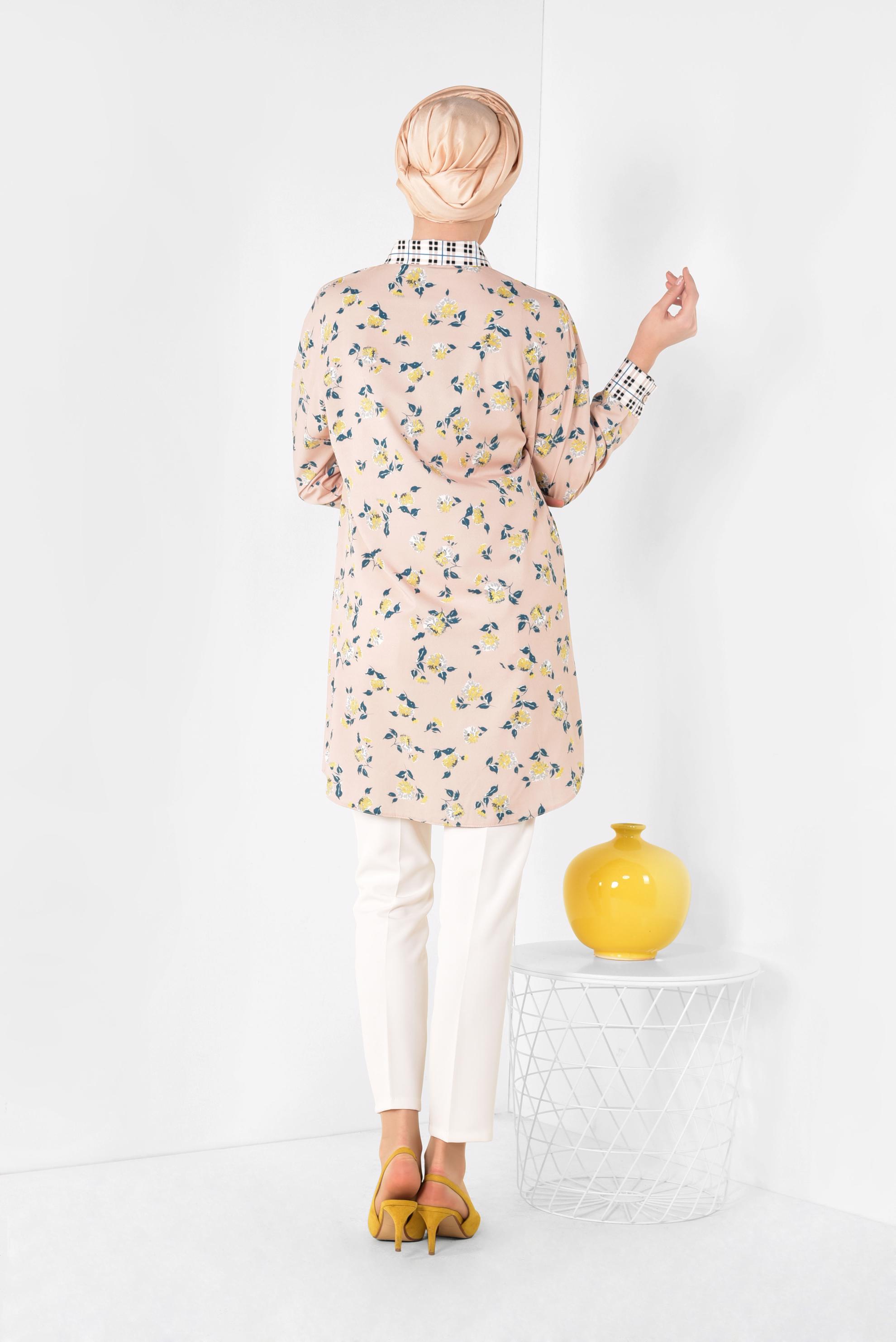 Tesettür giyim PUDRA YAKASI VE MANŞETLERİ EKOSELİ TUNİK 4909