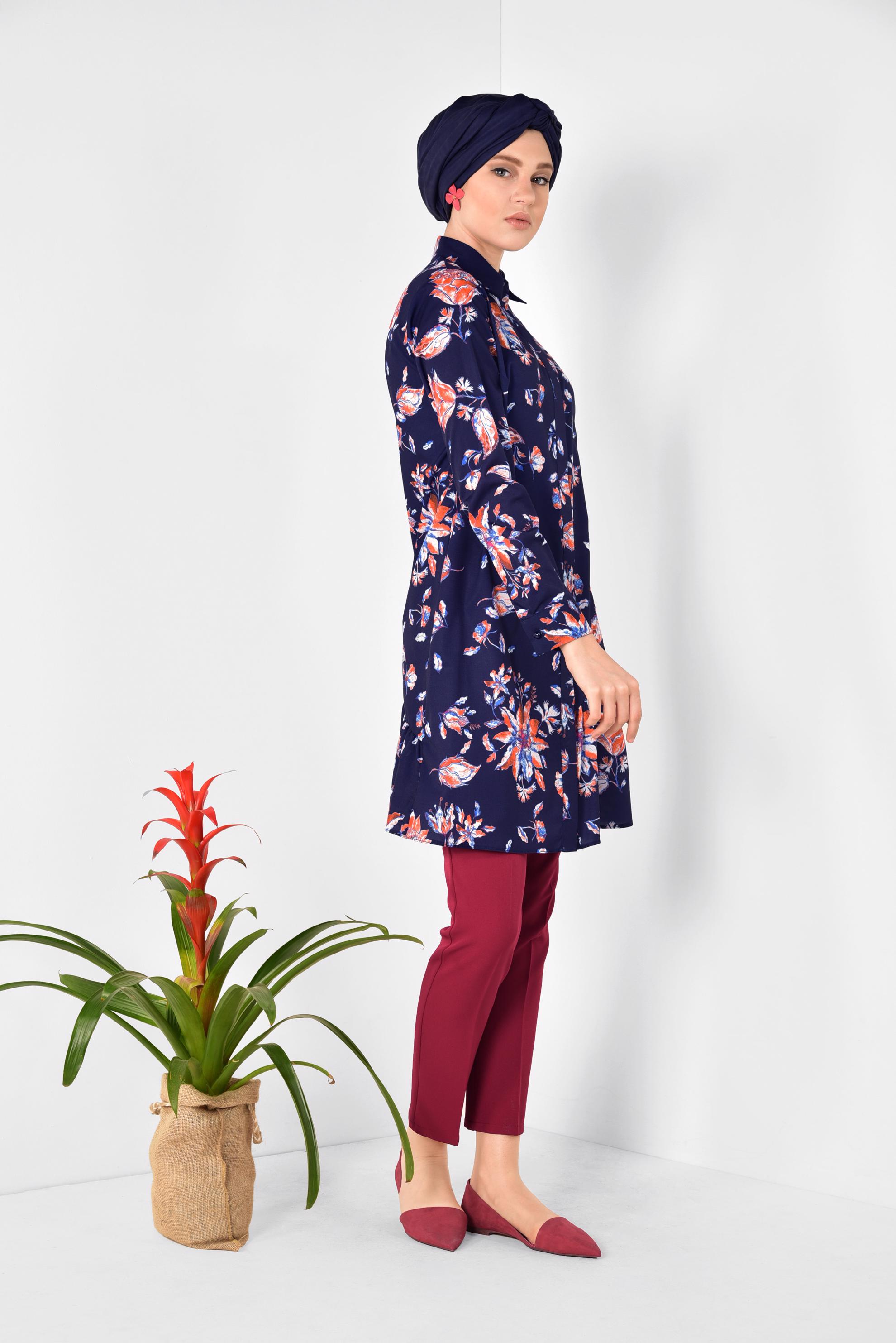 Tesettür giyim LACİVERT ÖNDEN DÜĞMELİ ÇİÇEKLİ TUNİK 4911