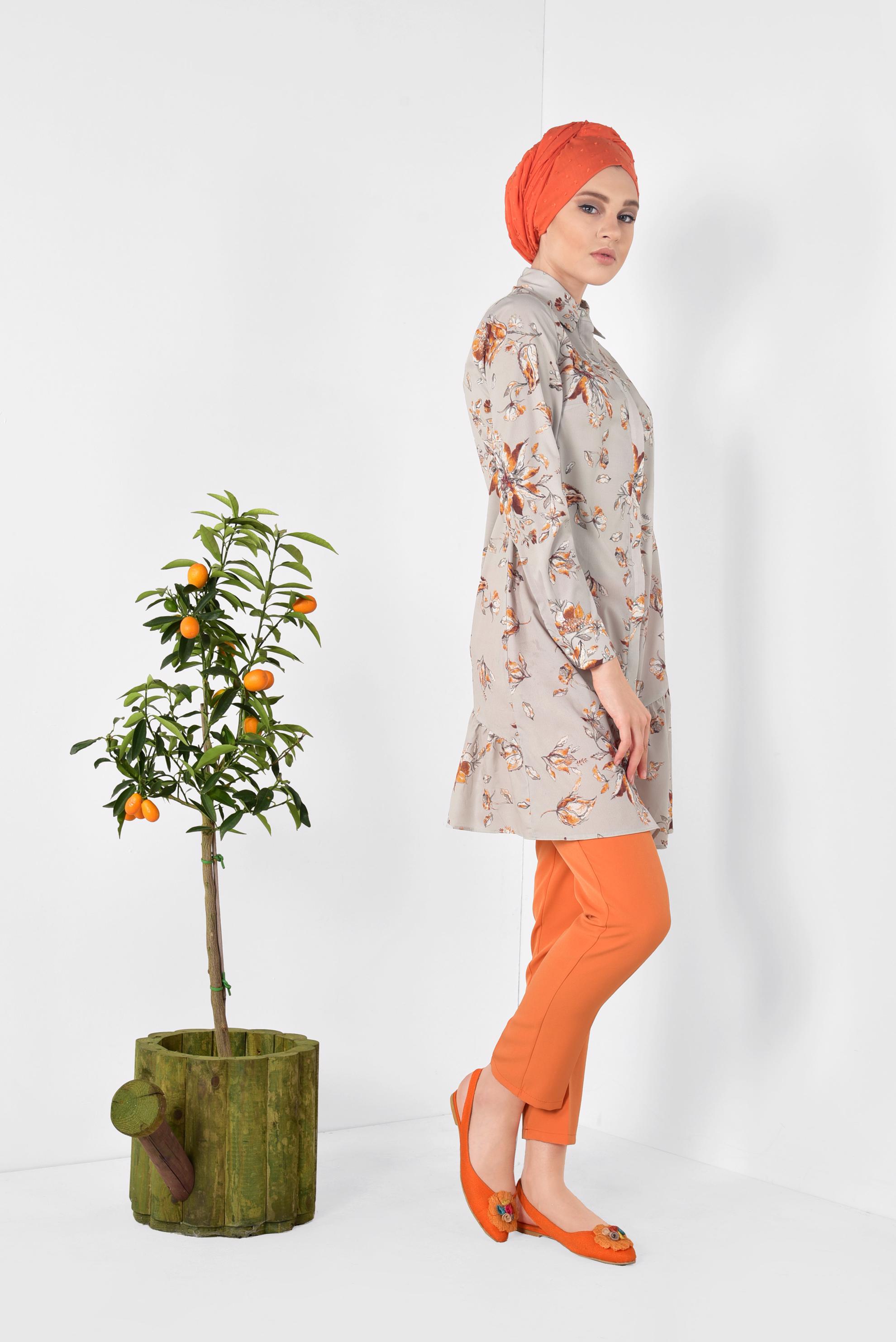 Tesettür giyim BEJ ÖNDEN DÜĞMELİ ÇİÇEKLİ TUNİK 4911