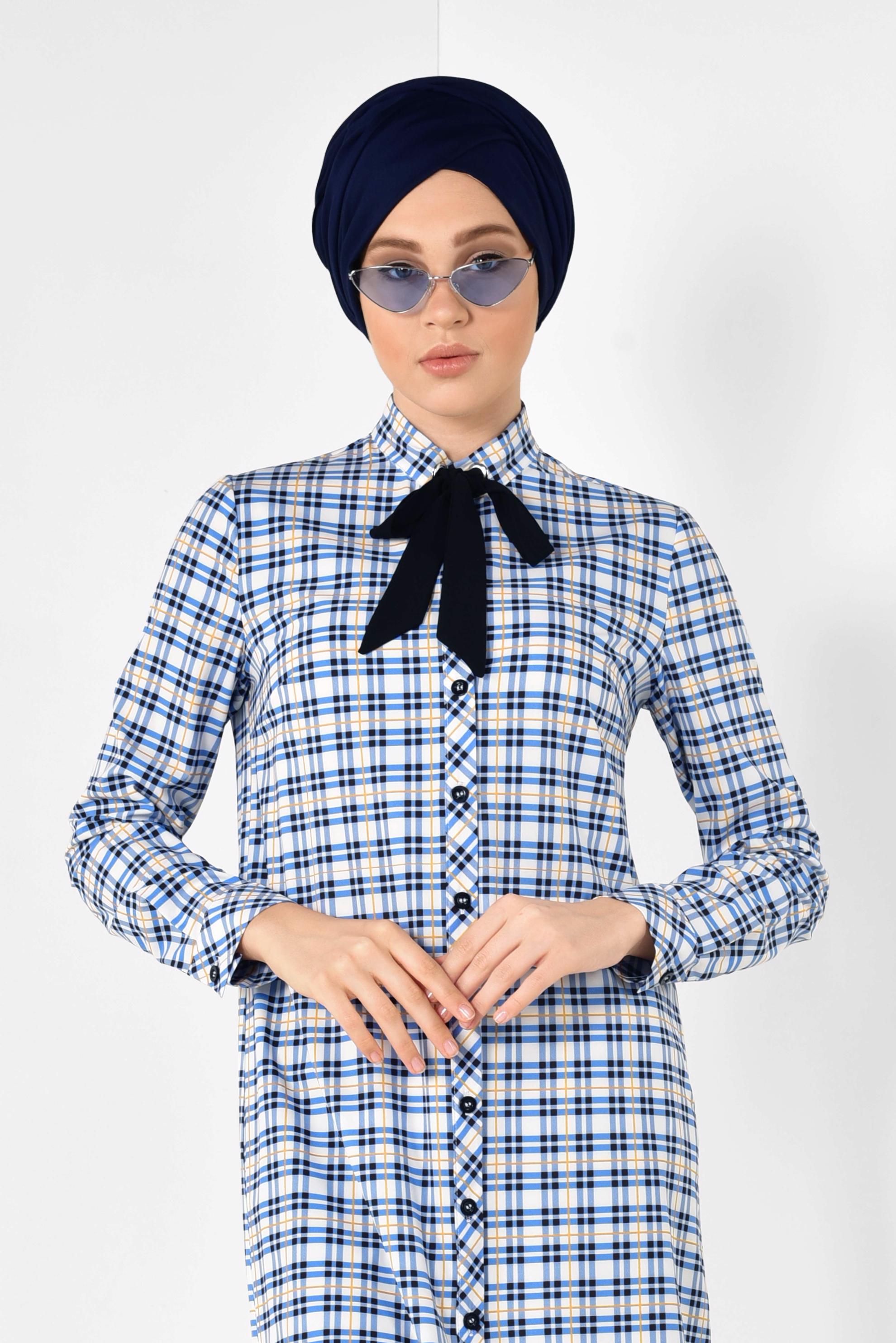 Tesettür giyim MAVİ YAKASI BAĞCIKLI EKOSE DESENLİ TUNİK 4912