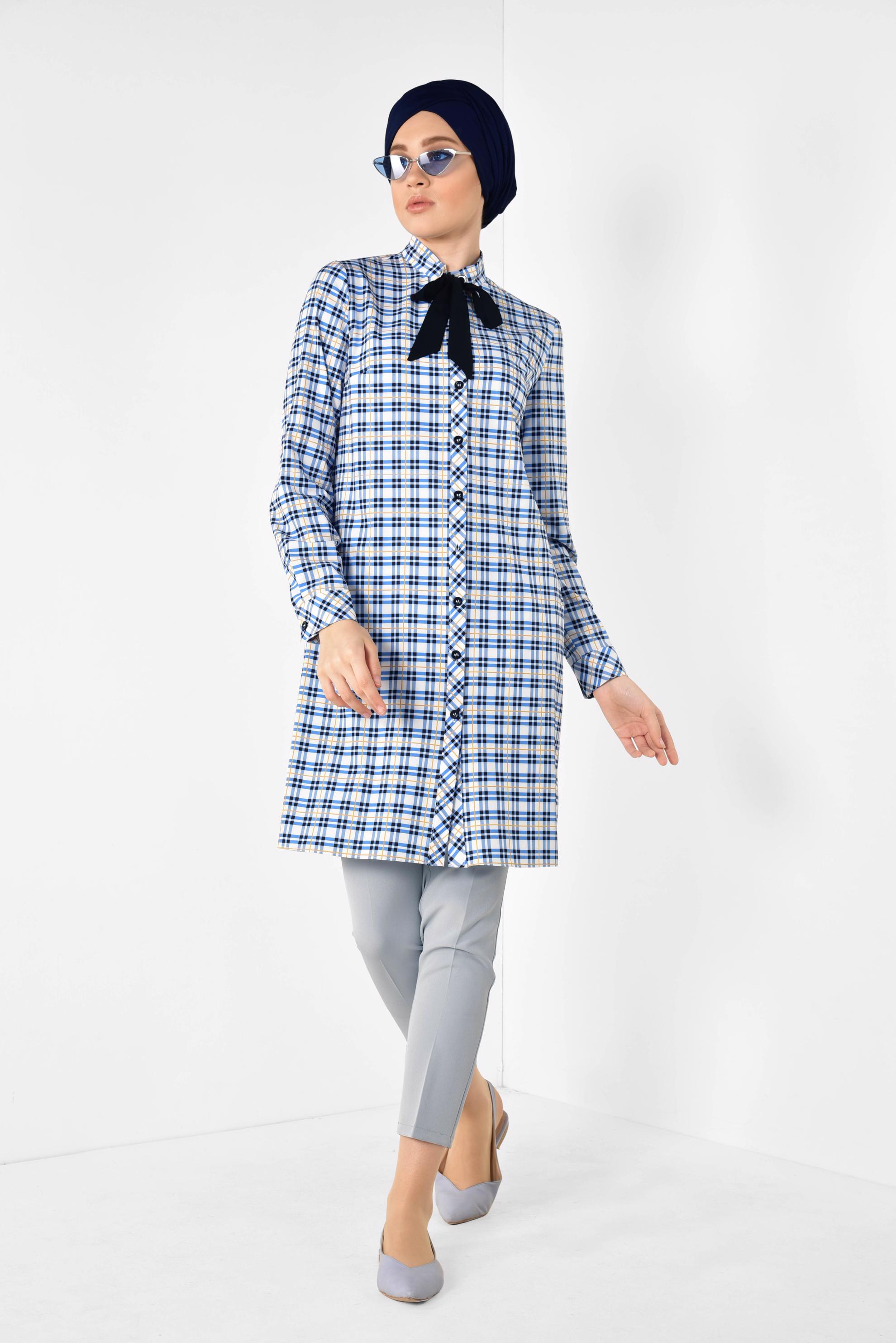 Tesettür giyim MAVİ YAKASI BAĞCIKLI EKOSE DESENLİ TUNİK 4912