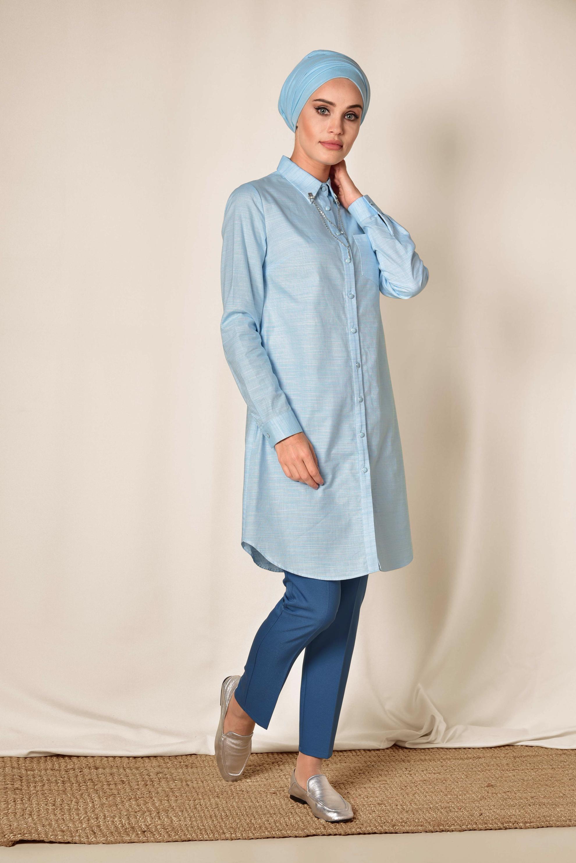 Tesettür giyim MAVİ YAKASI ZİNCİRLİ ÖNDEN DÜĞMELİ TUNİK 4987