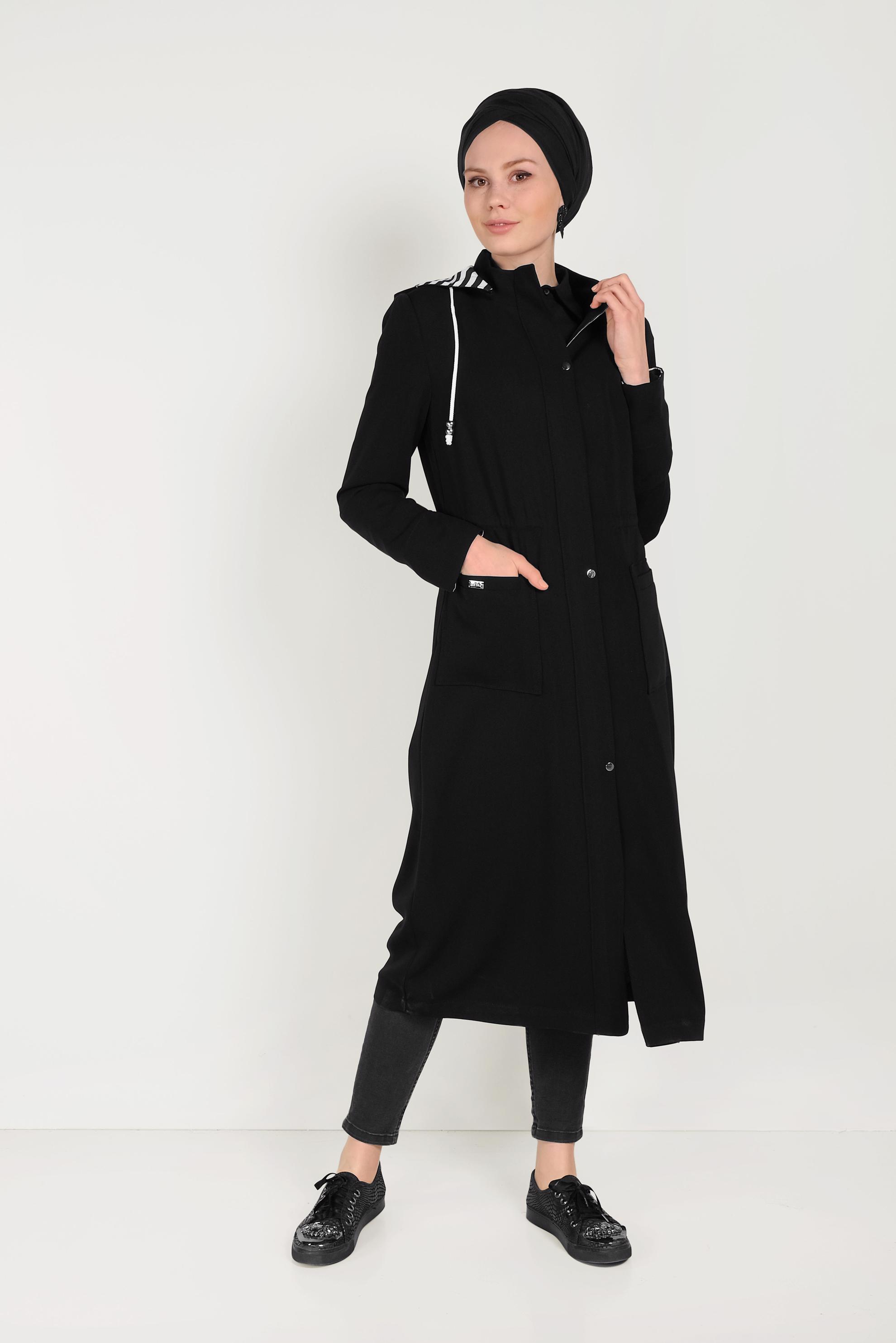 Tesettür giyim SİYAH KAPÜŞONLU FERMUARLI TRENÇKOT 10150