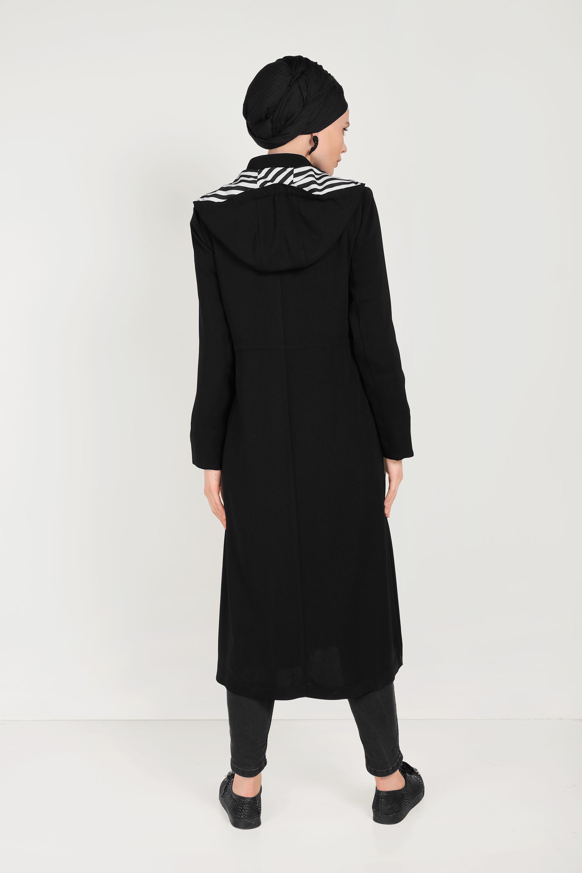 Tesettür giyim SİYAH KAPÜŞONLU FERMUARLI TRENÇKOT 10150