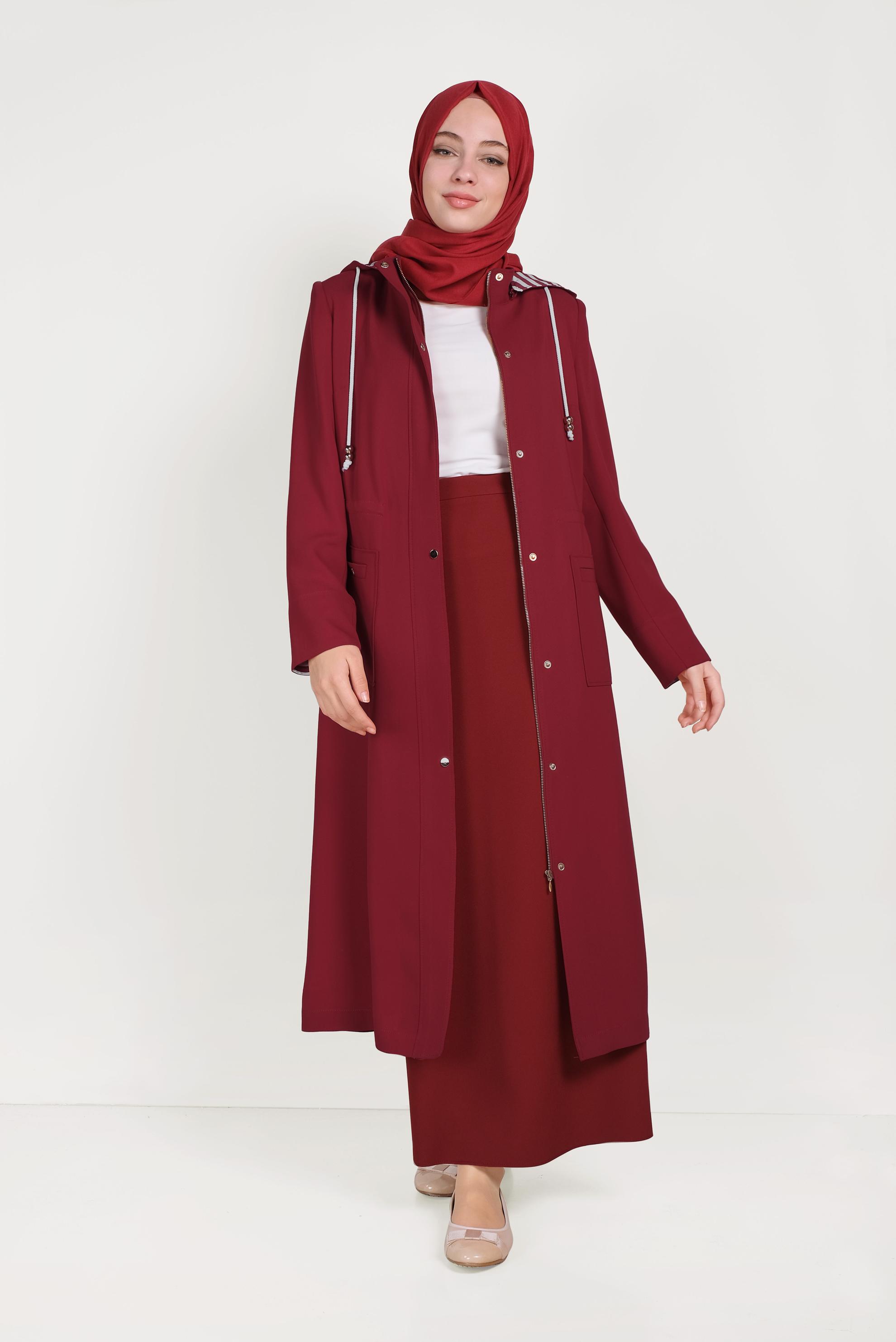 Tesettür giyim KIRMIZI KAPÜŞONLU FERMUARLI TRENÇKOT 10150
