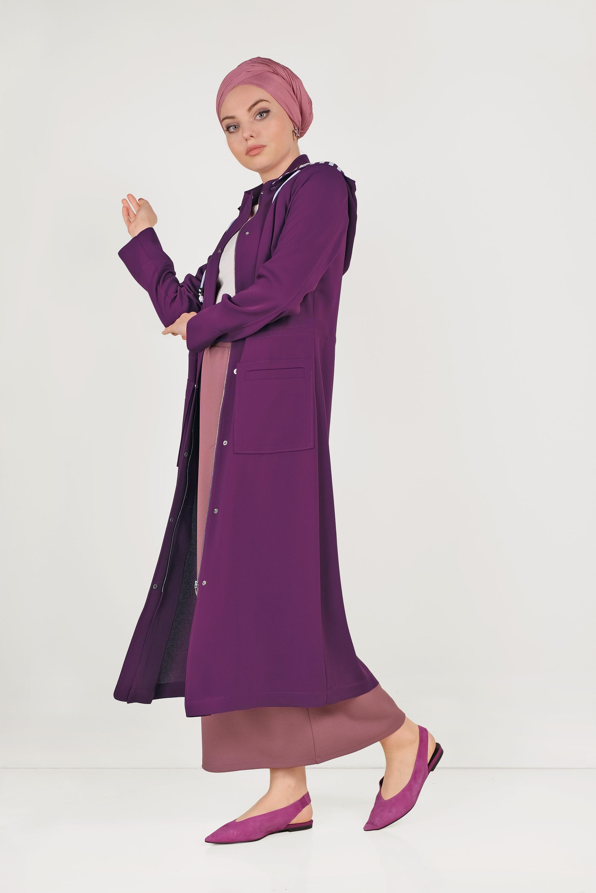 Tesettür giyim MOR KAPÜŞONLU FERMUARLI TRENÇKOT 10150