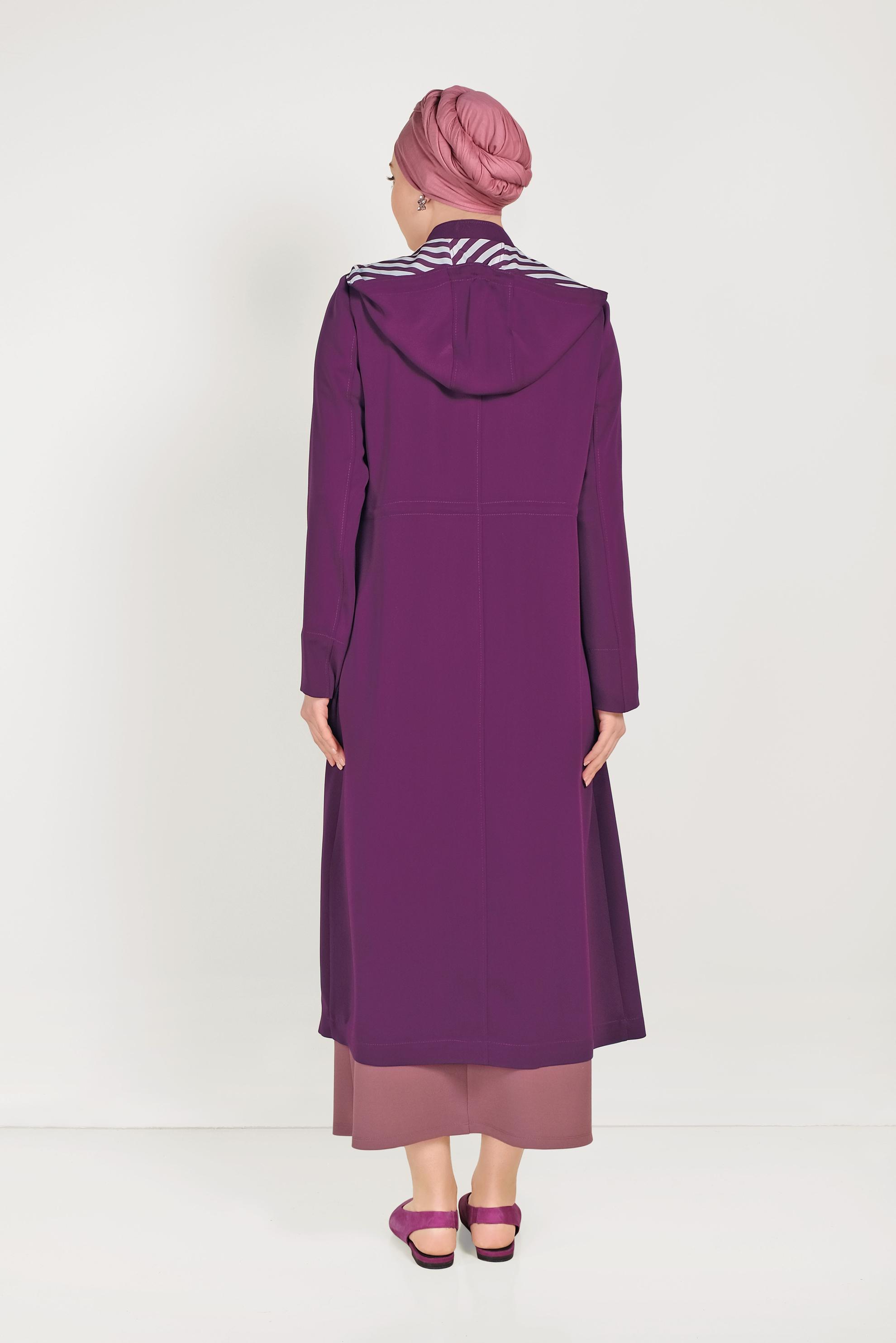 Tesettür giyim MOR KAPÜŞONLU FERMUARLI TRENÇKOT 10150